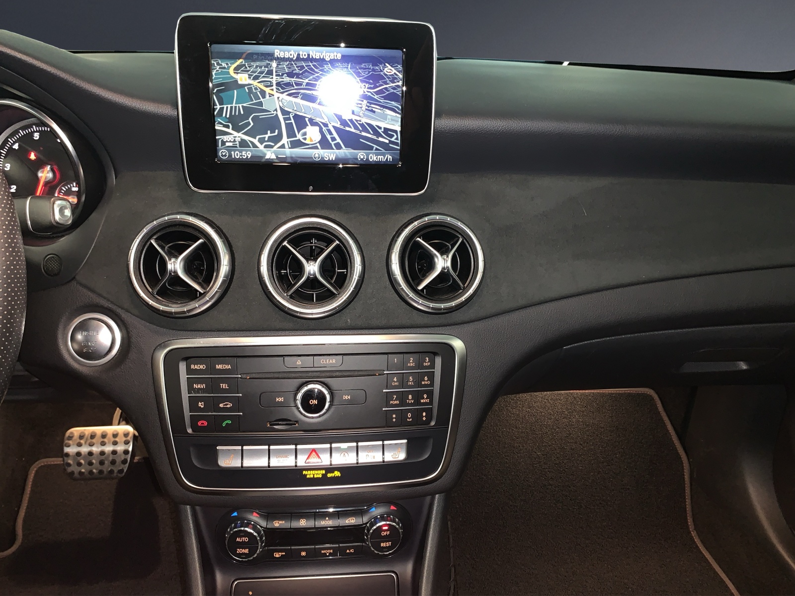 MERCEDES-BENZ CLA 220 AMG Line 4Matic-image-9