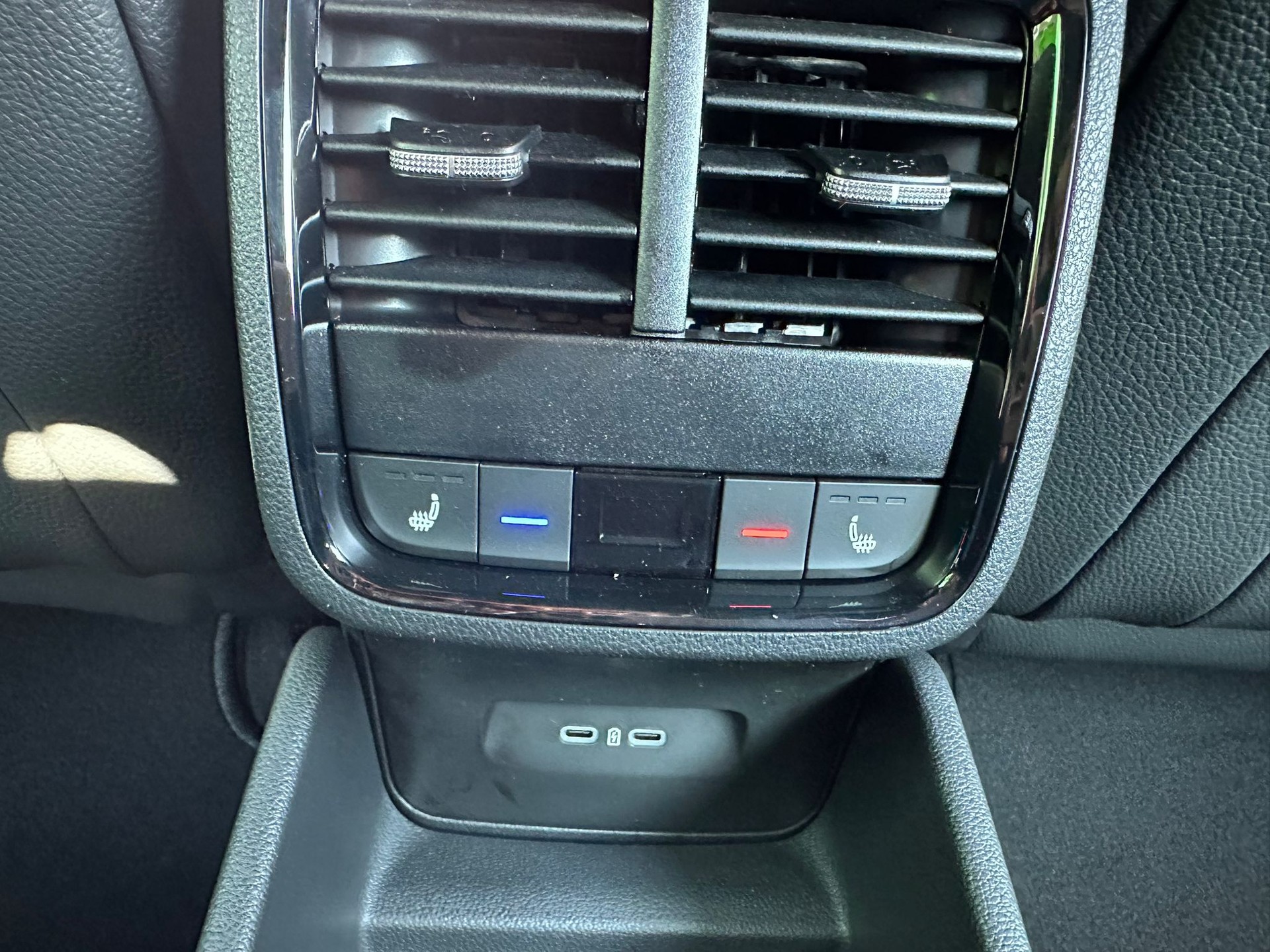 SKODA Octavia 2.0TSI RS Limousine-image-23
