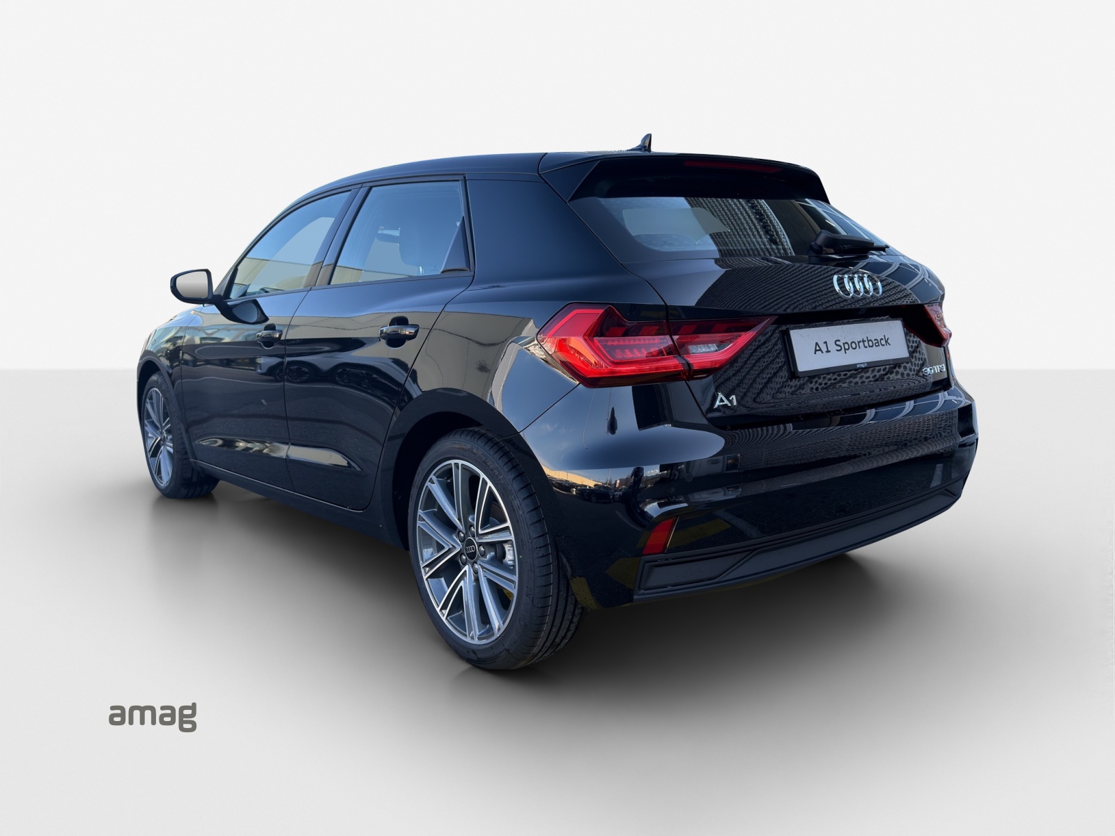 AUDI A1 Sportback 30 TFSI Attraction S-tronic-image-2