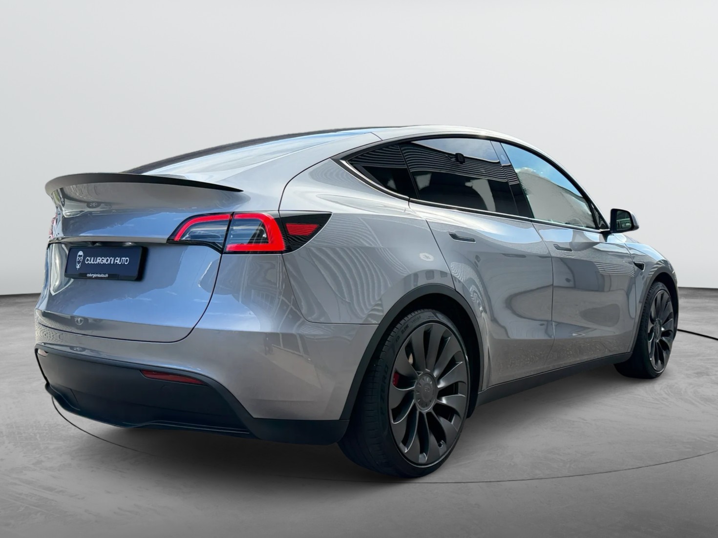 TESLA Model Y Performance-image-4