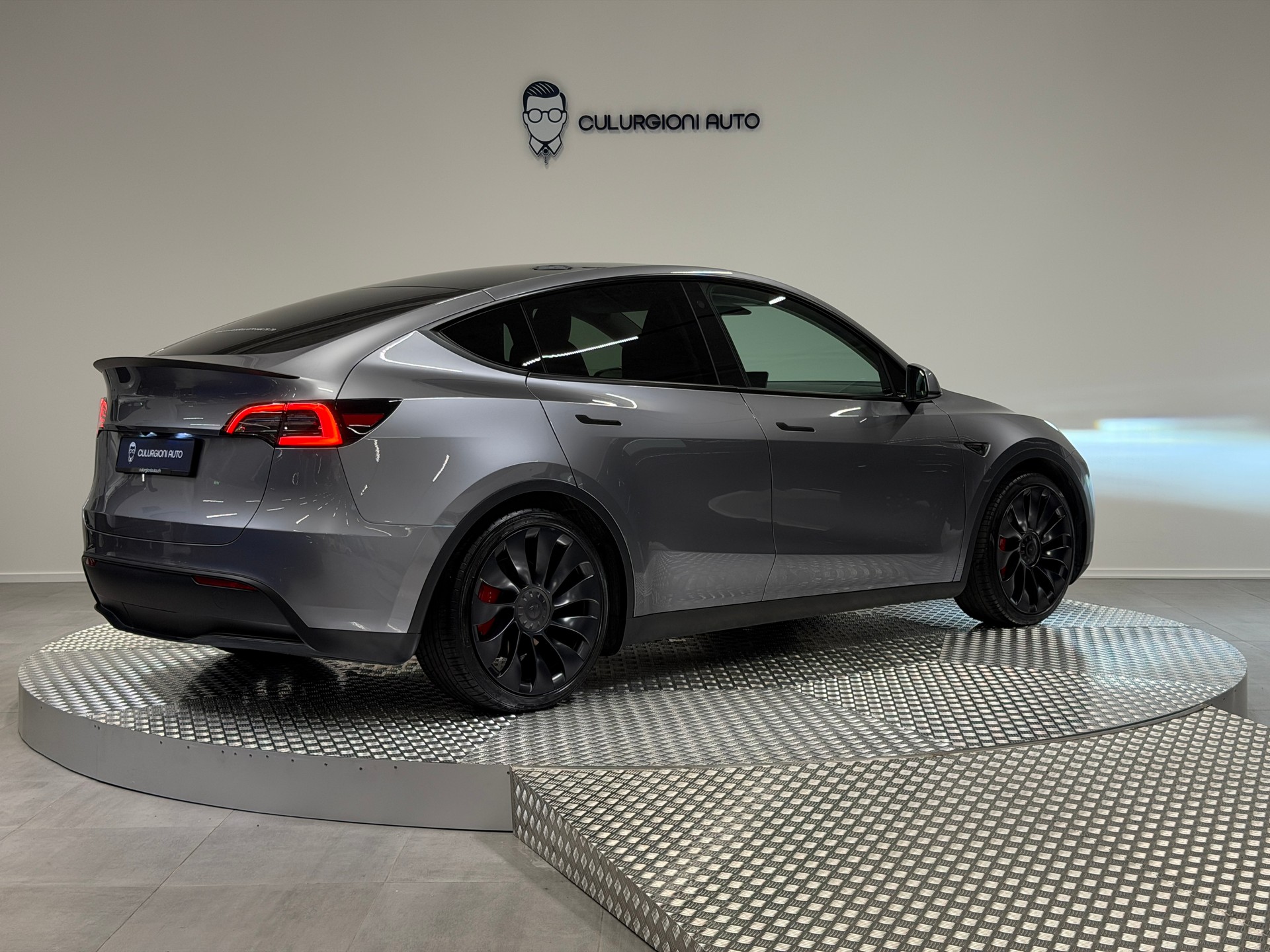 TESLA Model Y Performance-image-4