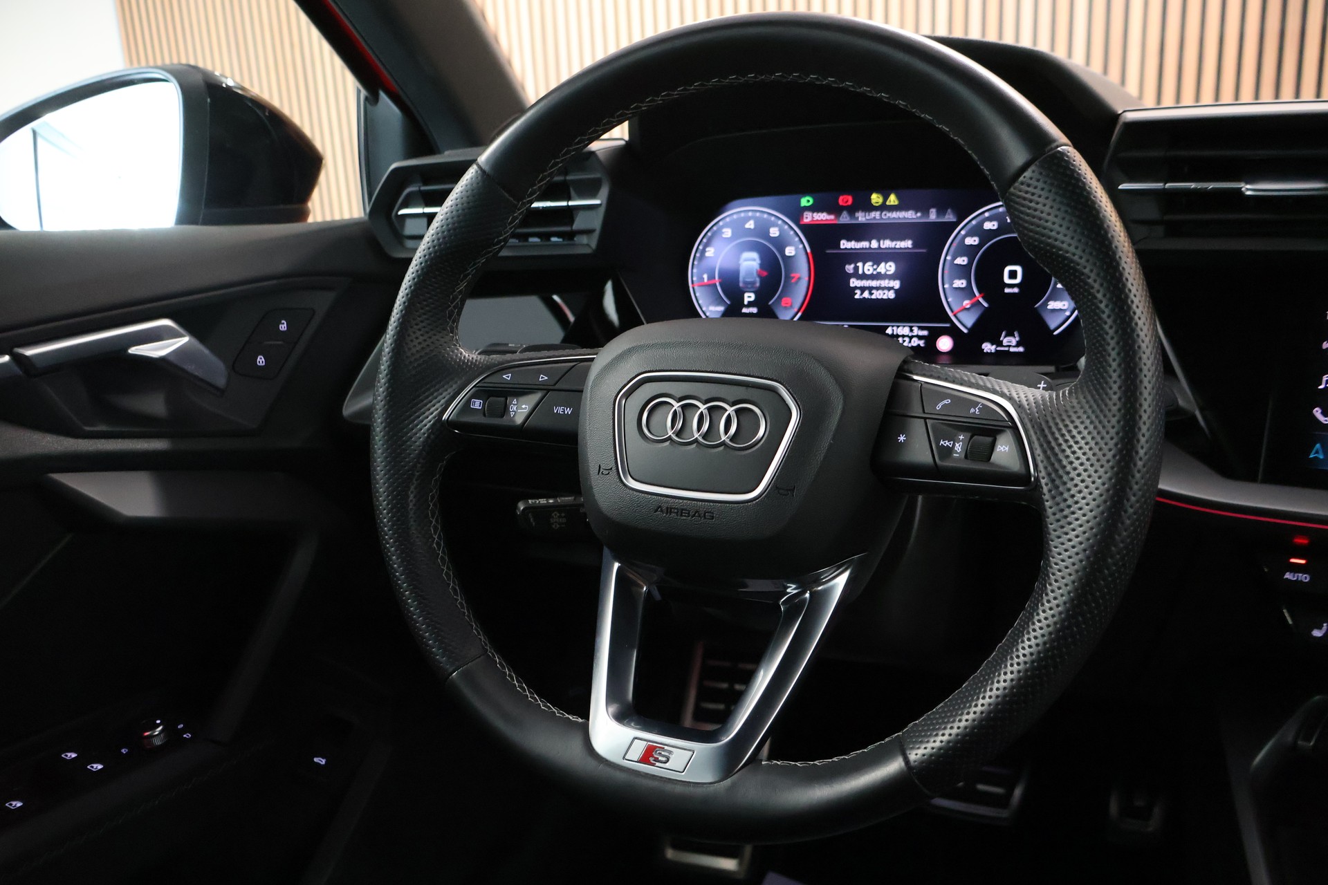 AUDI A3 Sportback 40 TFSI S line quattro S-tronic-image-17