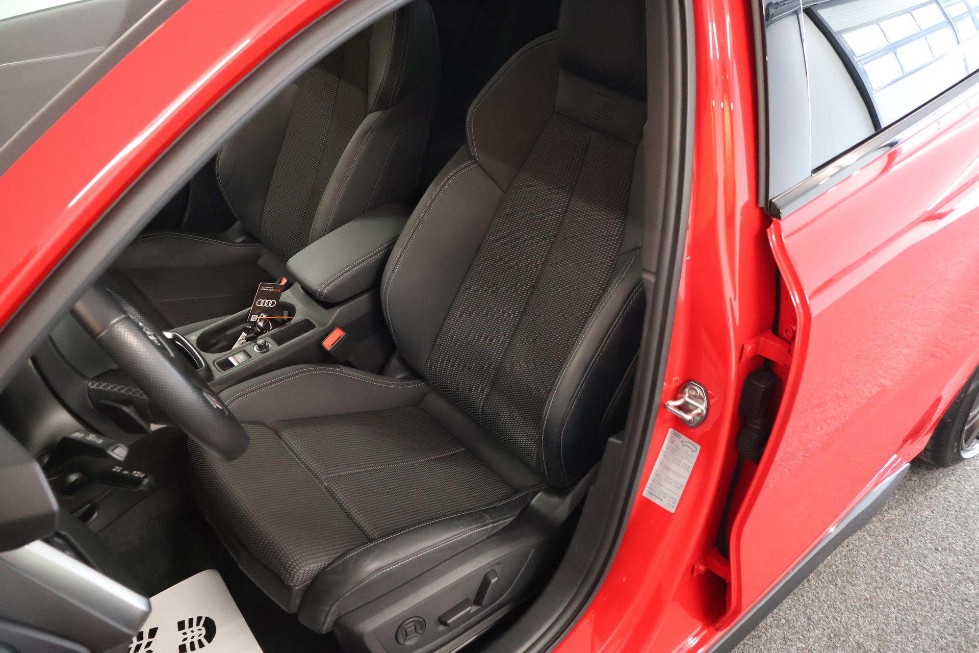 AUDI A3 Sportback 40 TFSI S line quattro S-tronic-image-10