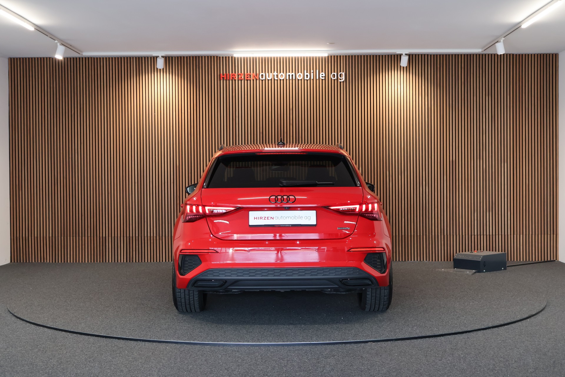 AUDI A3 Sportback 40 TFSI S line quattro S-tronic-image-3