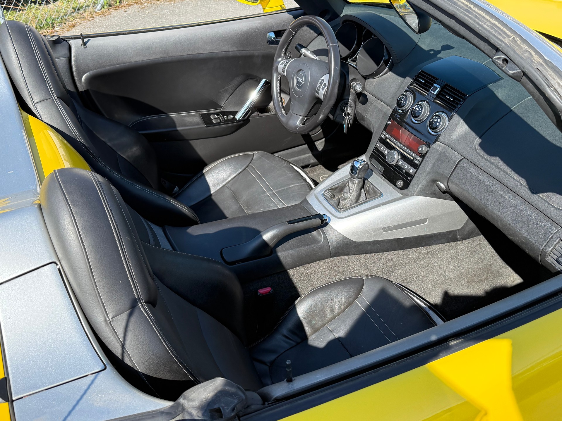 OPEL GT 2.0 Turbo-image-6