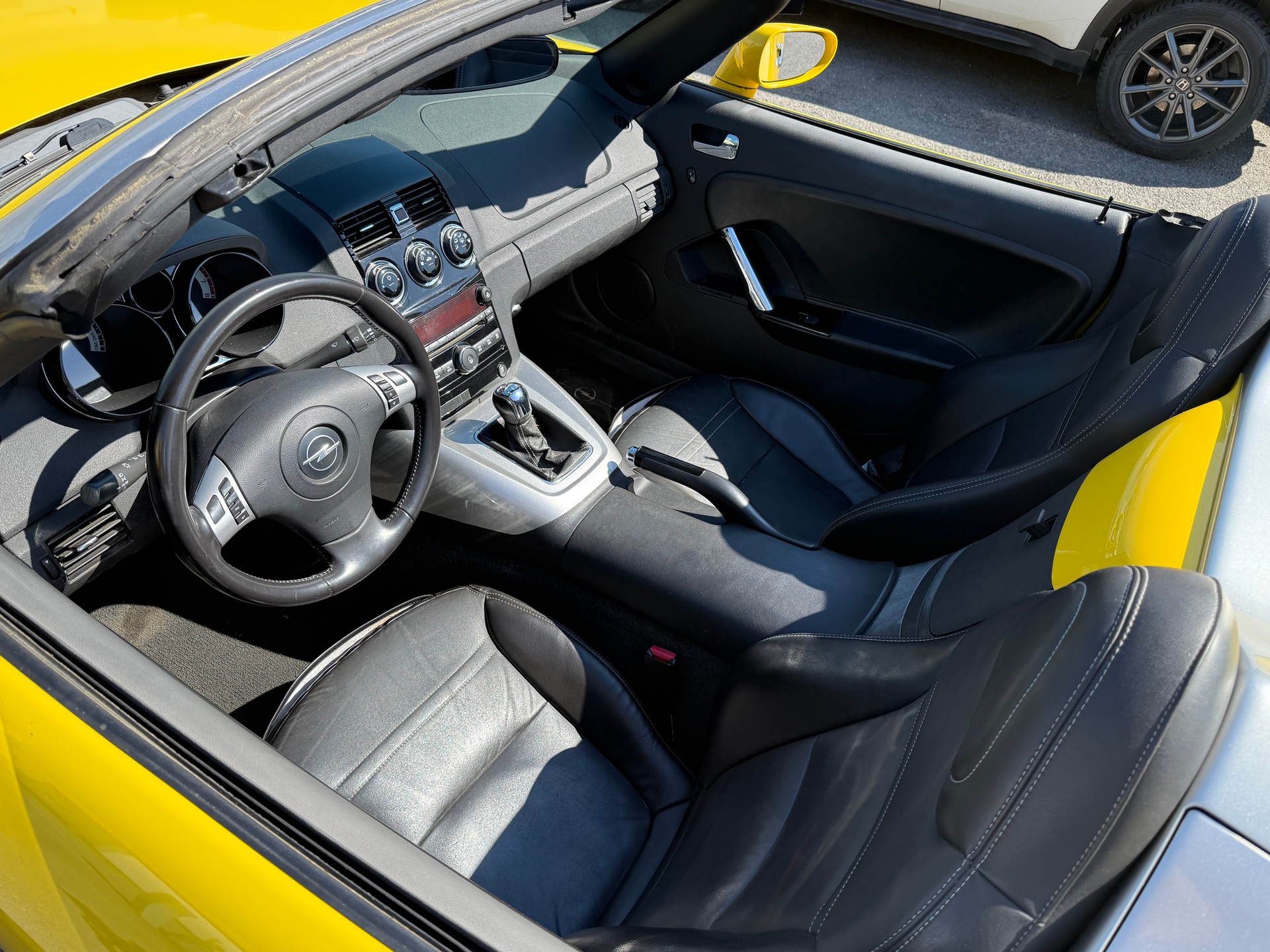 OPEL GT 2.0 Turbo-image-5