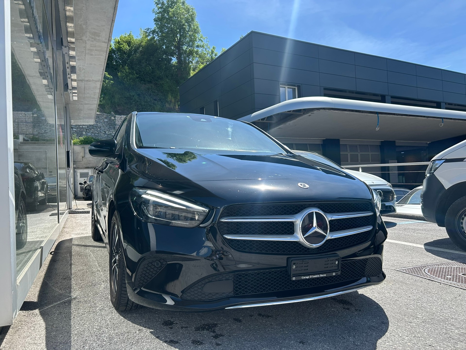 MERCEDES-BENZ B 180 Progressive 7G-DCT-image-1