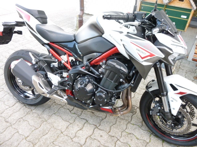 KAWASAKI Z 900-image-1
