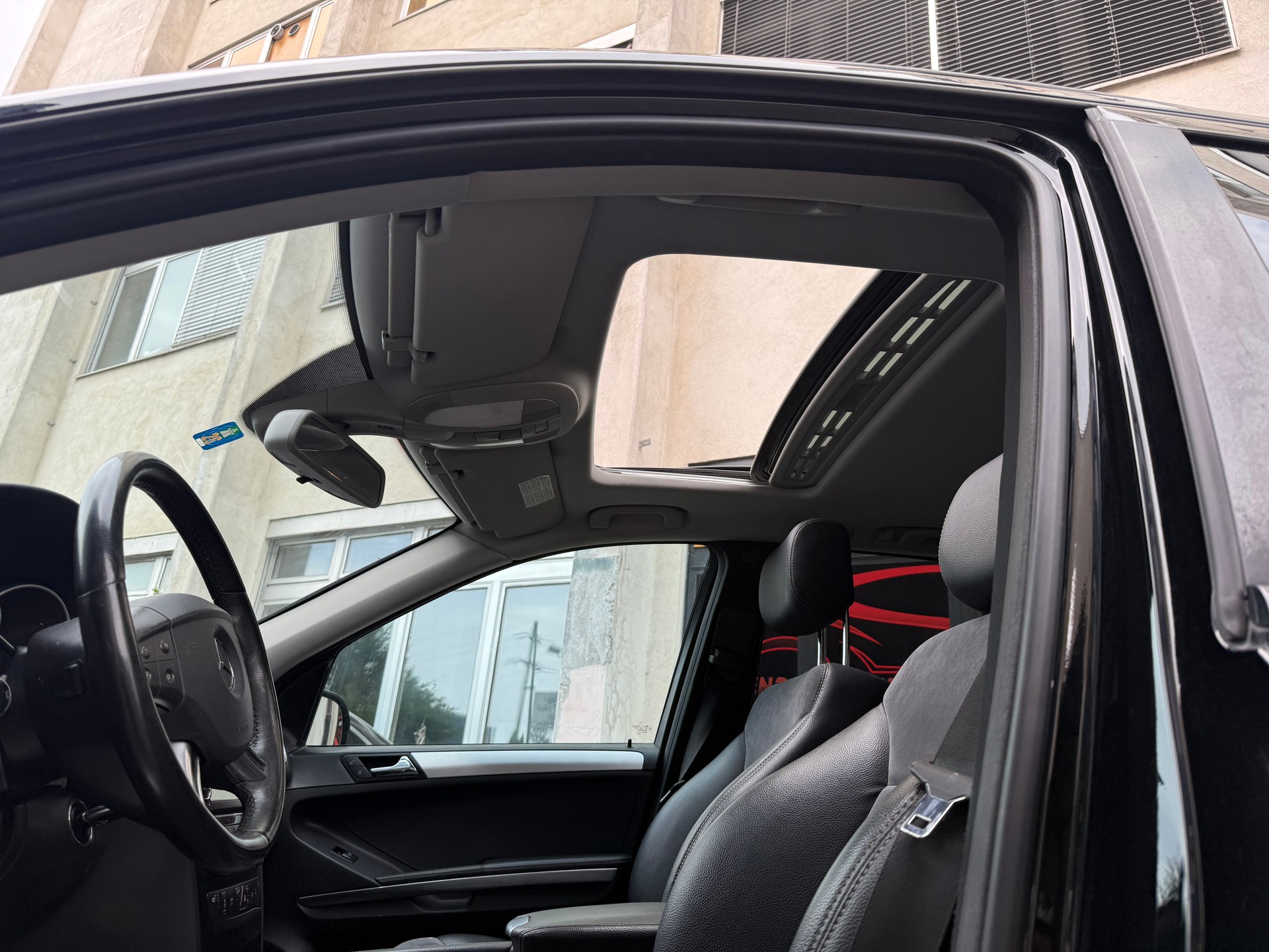MERCEDES-BENZ ML 350 4Matic 7G-Tronic AMG Optik-image-9