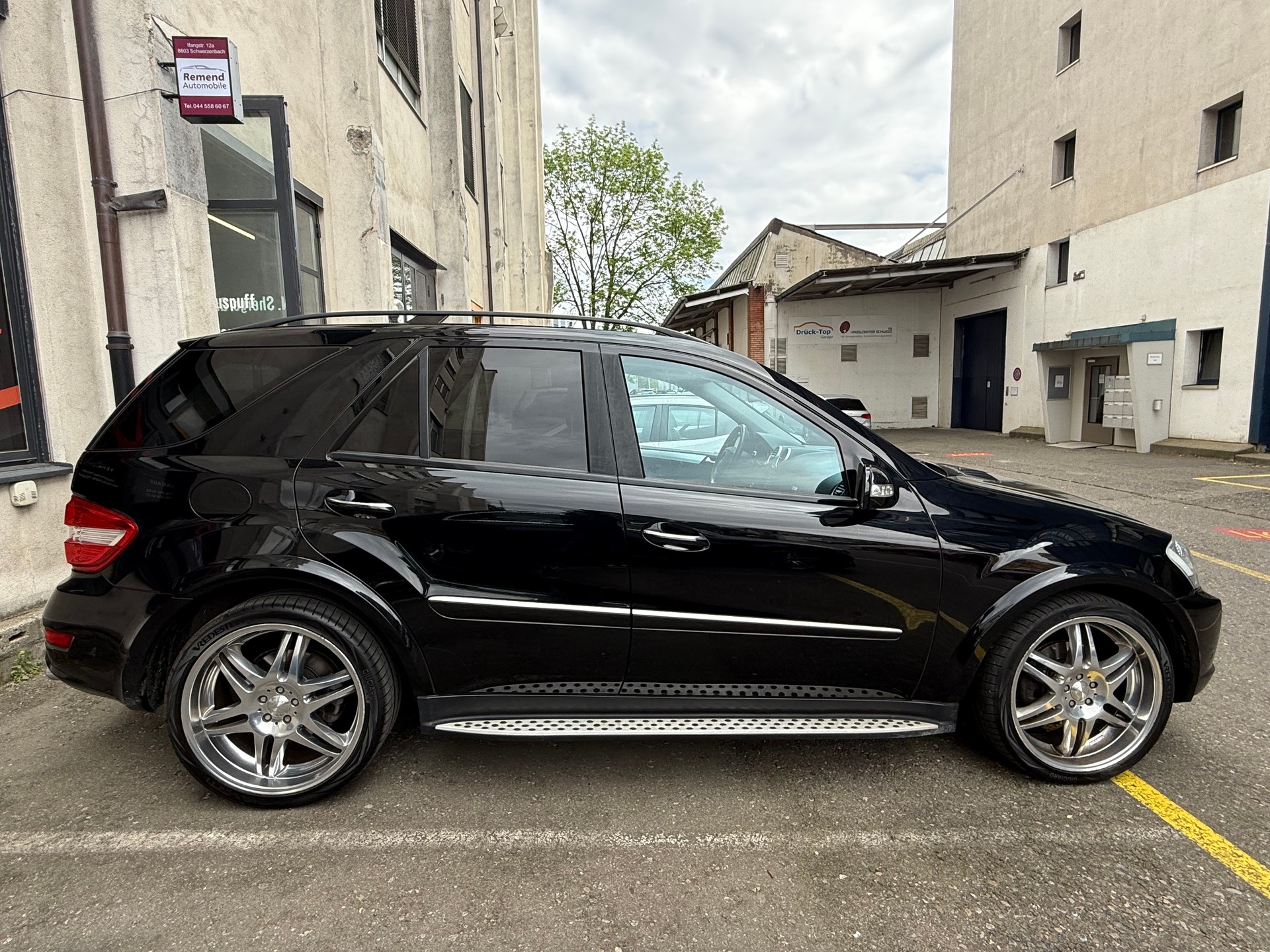 MERCEDES-BENZ ML 350 4Matic 7G-Tronic AMG Optik-image-4