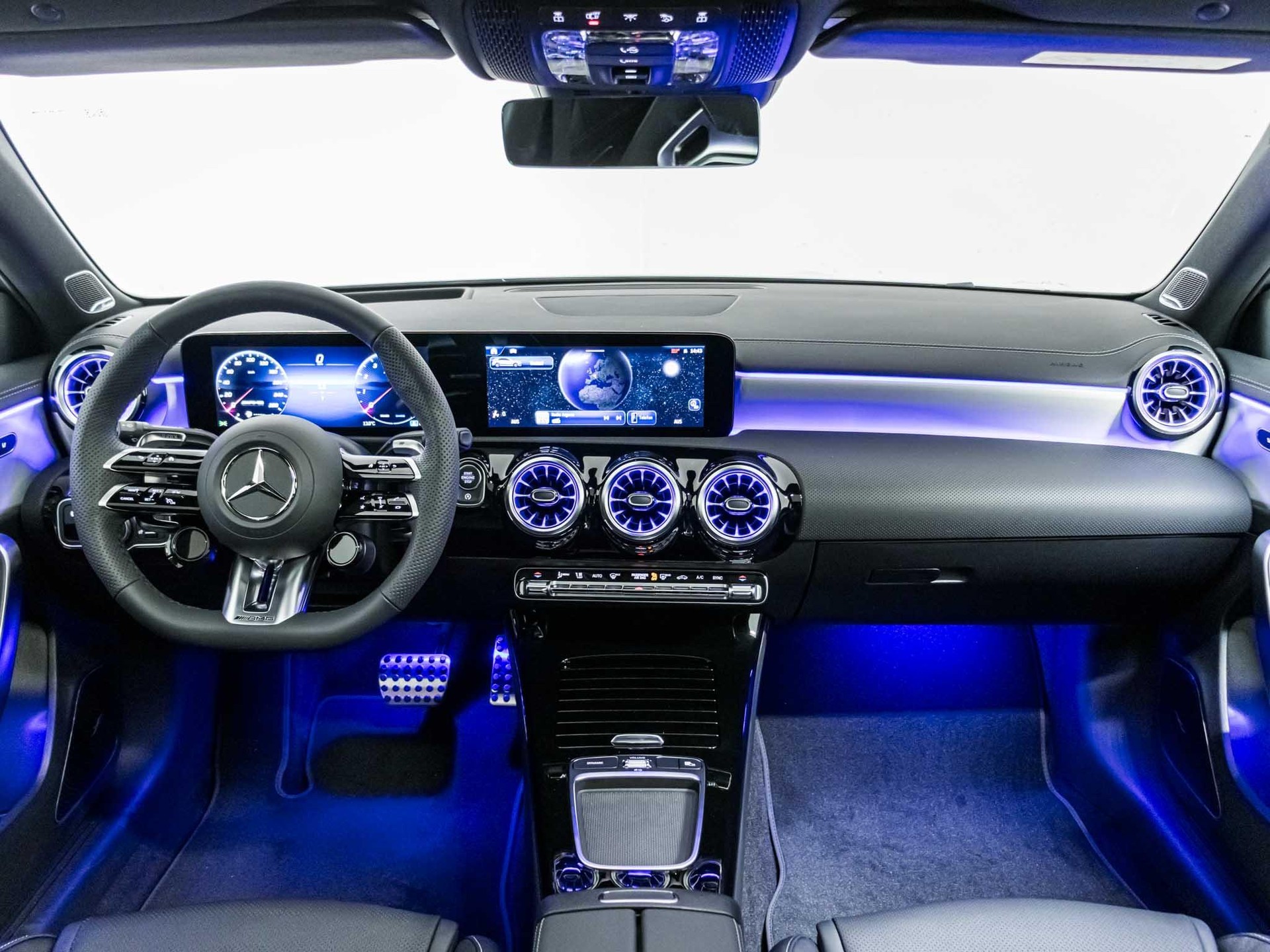 MERCEDES-BENZ A 35 AMG 4MATIC-image-11