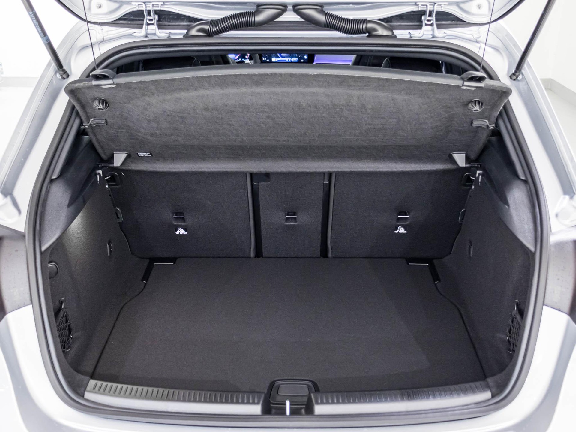 MERCEDES-BENZ A 35 AMG 4MATIC-image-13