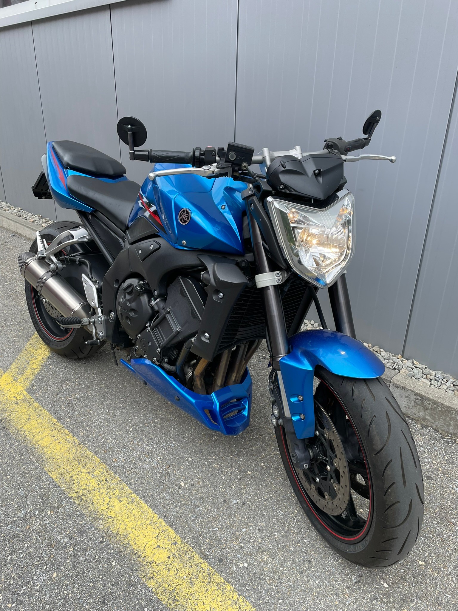 YAMAHA FZ1 N Power blue-showroom-element-2