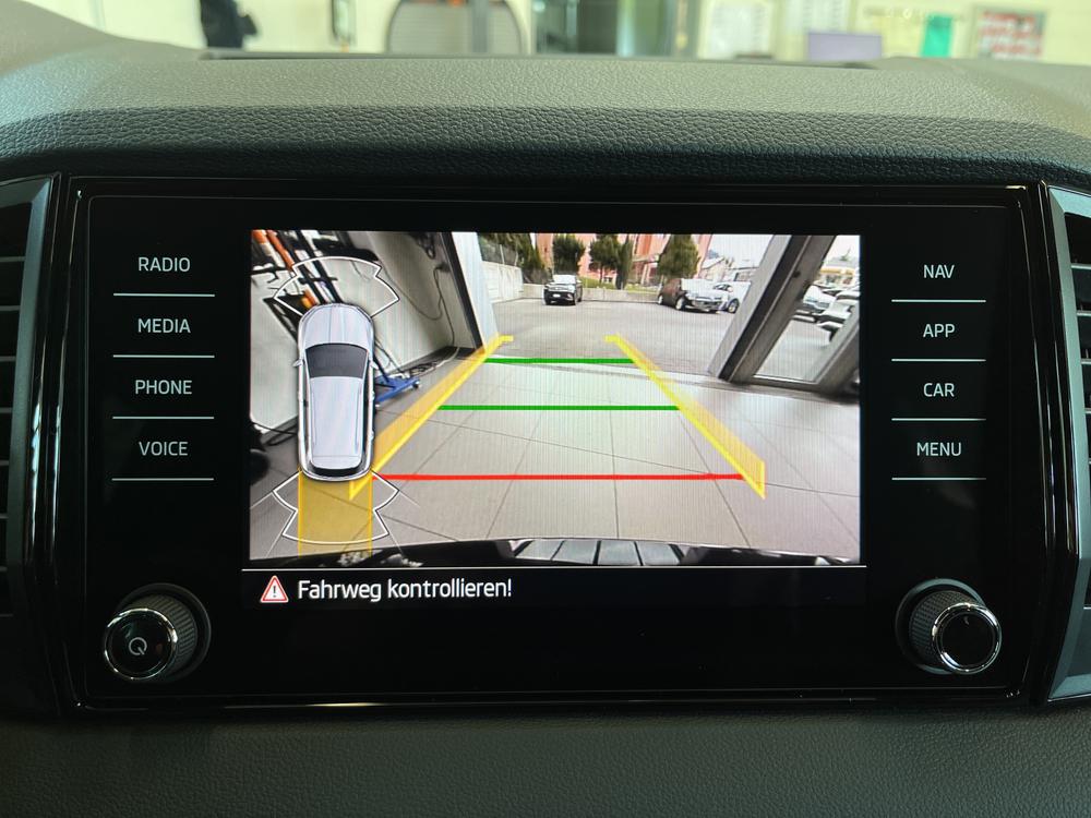 SKODA Karoq 1.5 TSI SportLine DSG-image-9