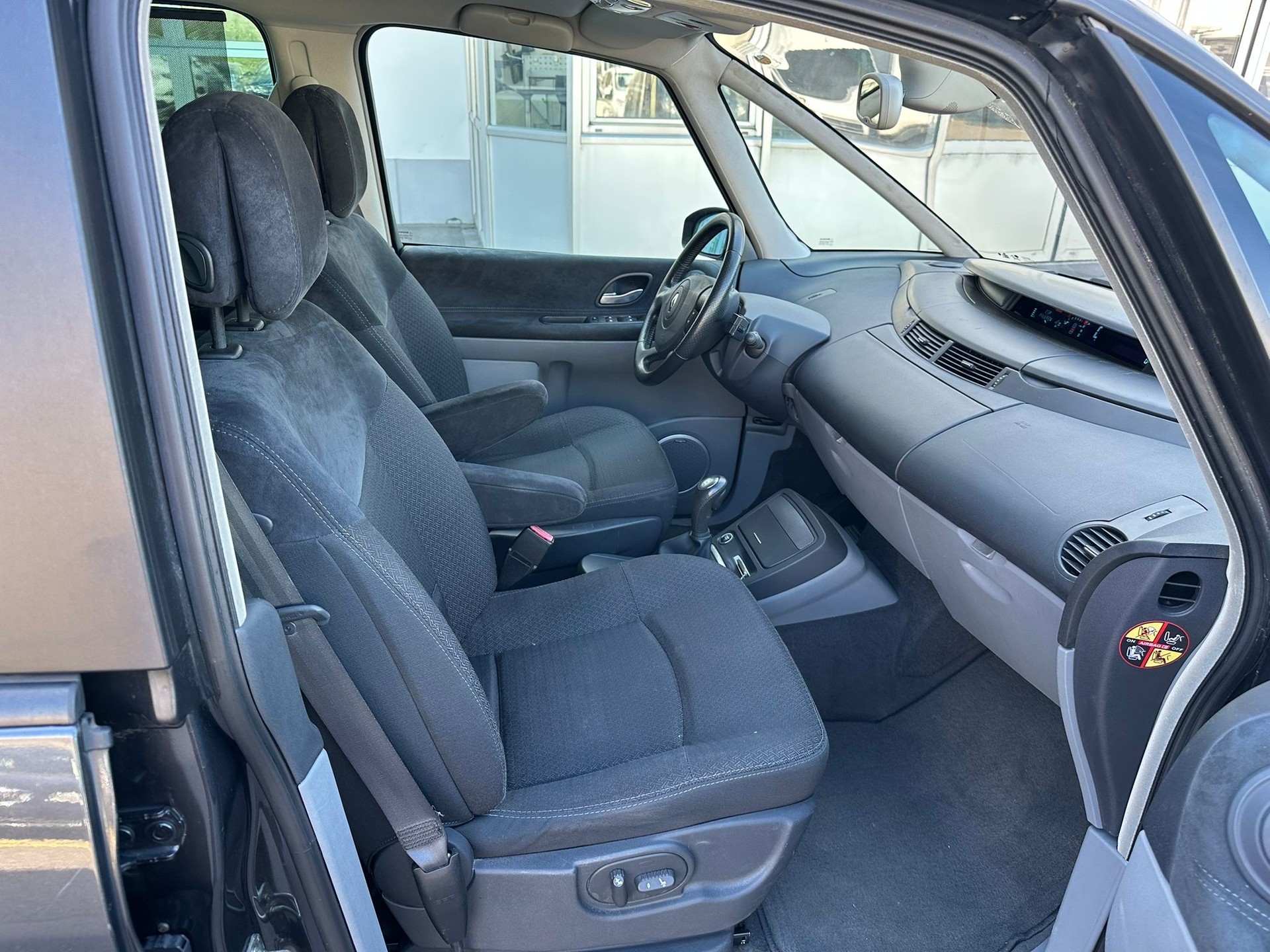 RENAULT Espace 2.0 Turbo Privilège-image-13