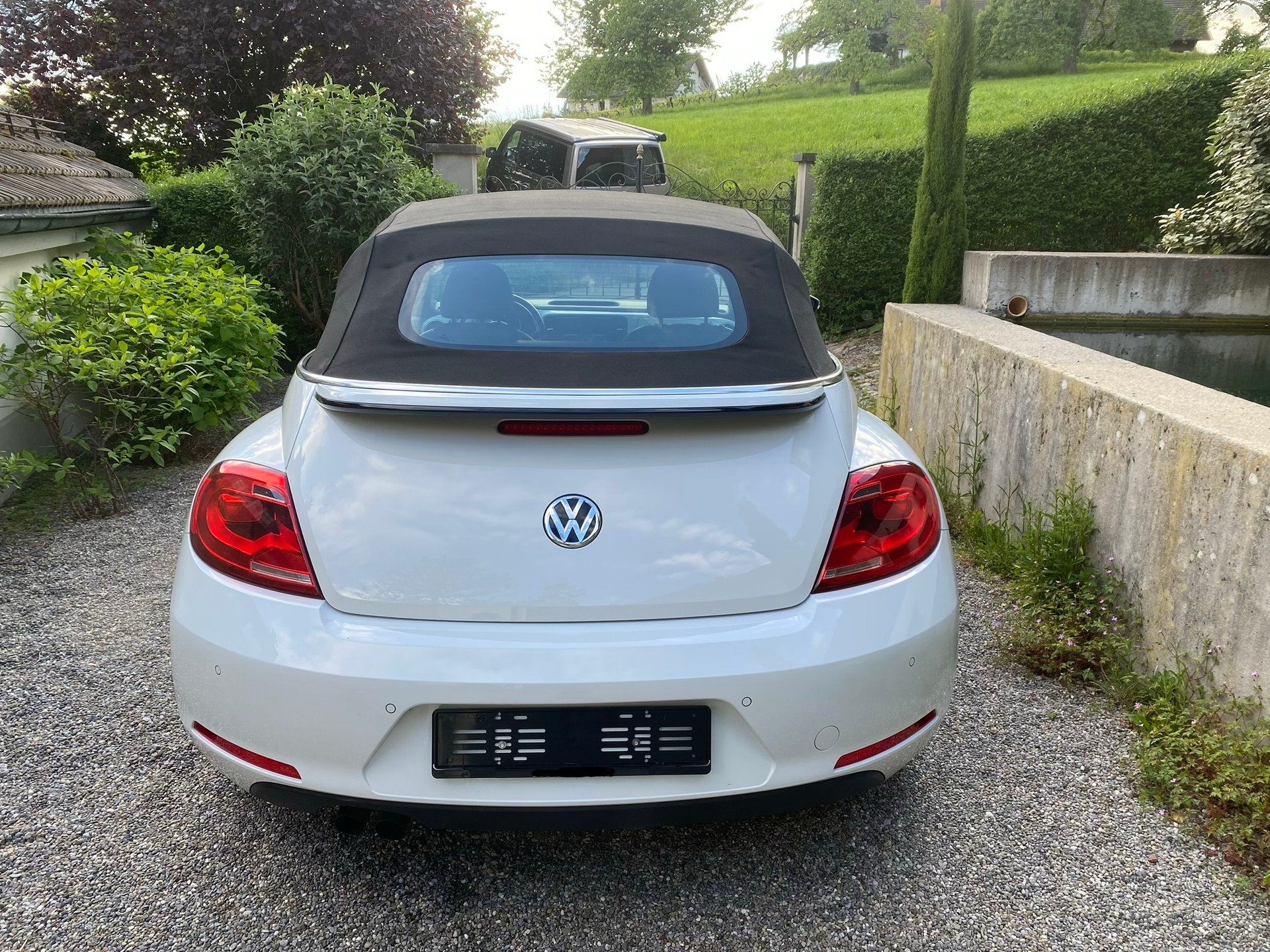 VW VW Beetle Cabrio 1.4 TSI Sport - frisch ab Service & MFK - Leder-image-16