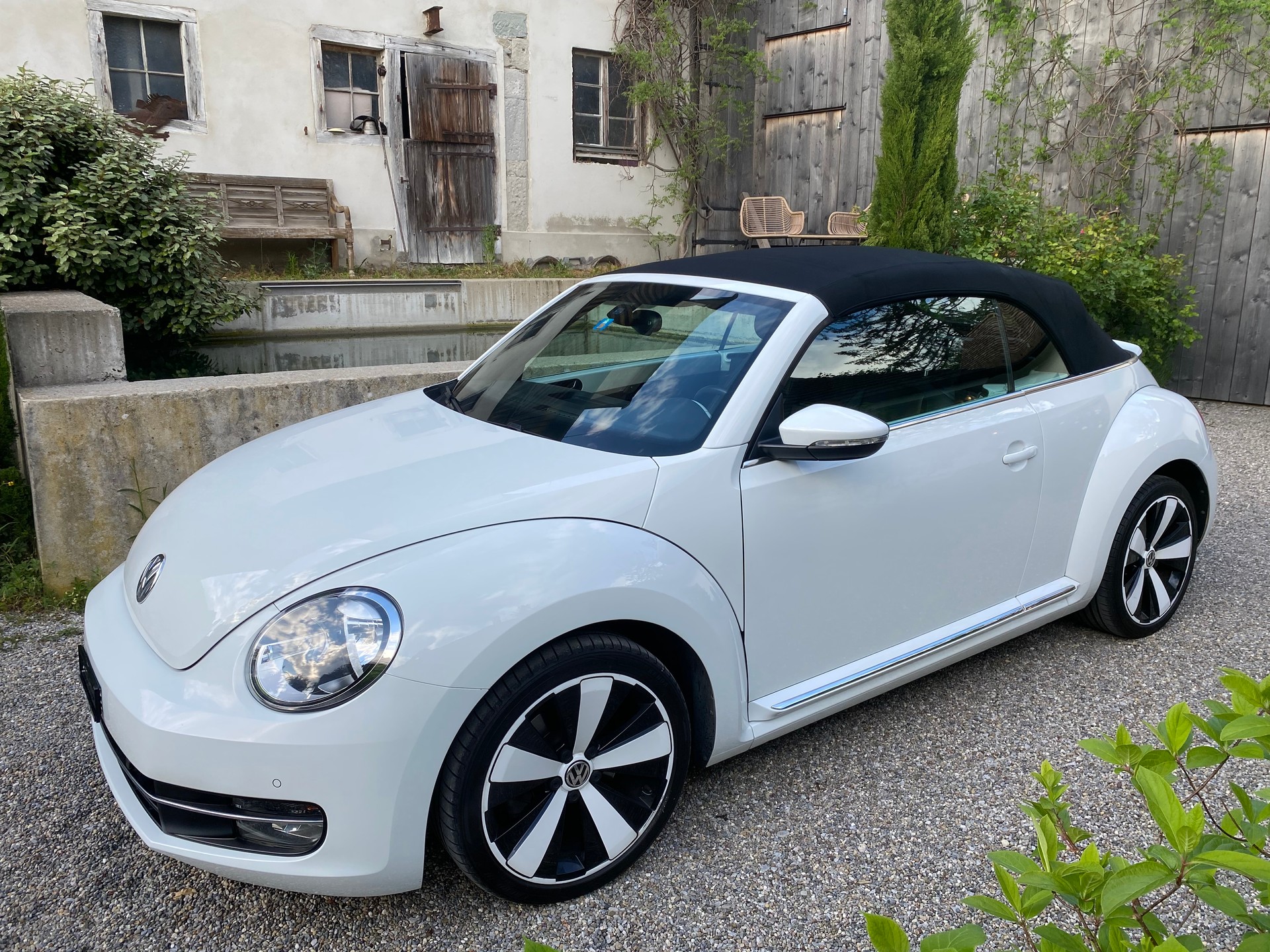VW VW Beetle Cabrio 1.4 TSI Sport - frisch ab Service & MFK - Leder-image-5