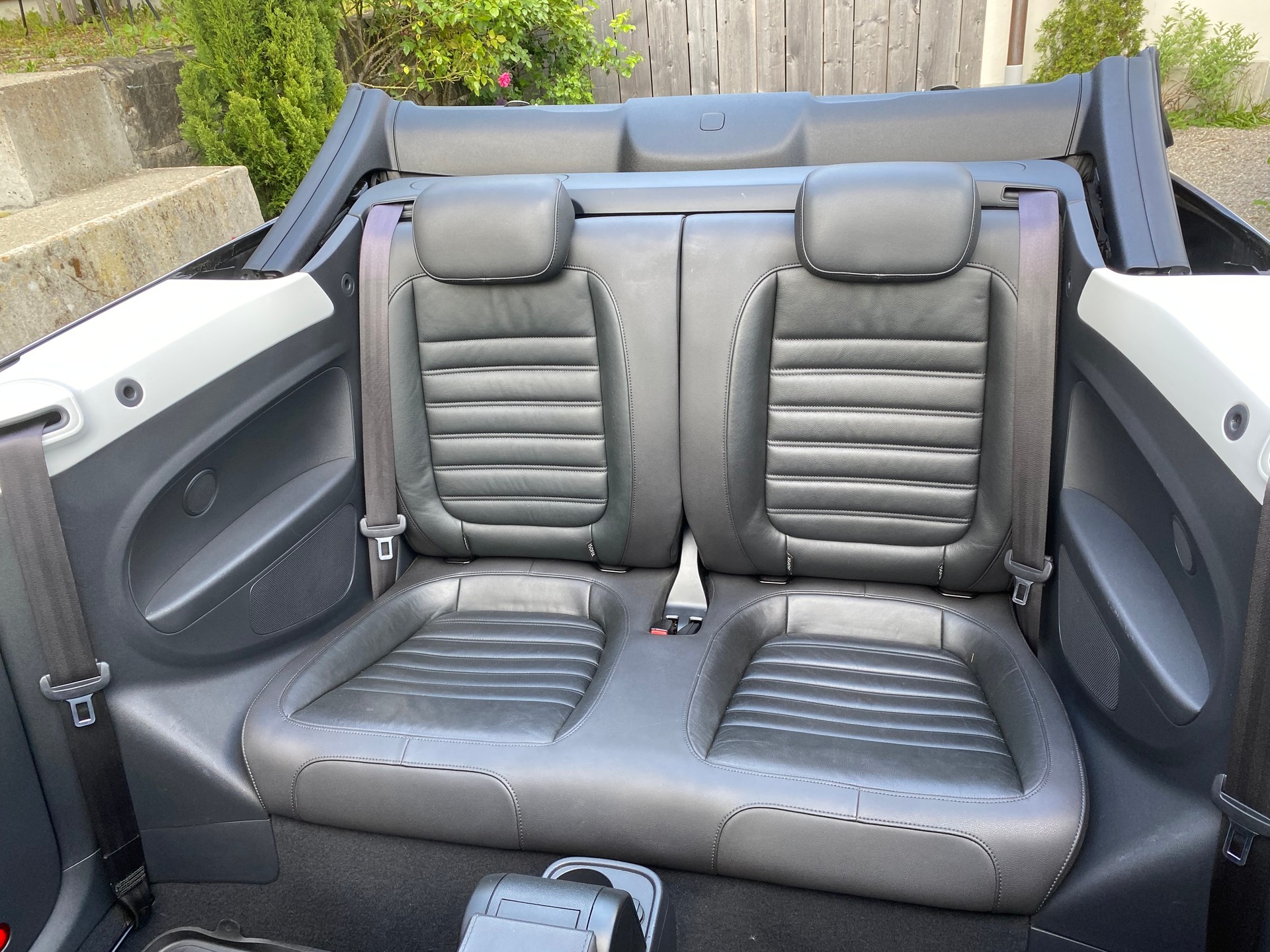 VW VW Beetle Cabrio 1.4 TSI Sport - frisch ab Service & MFK - Leder-image-9