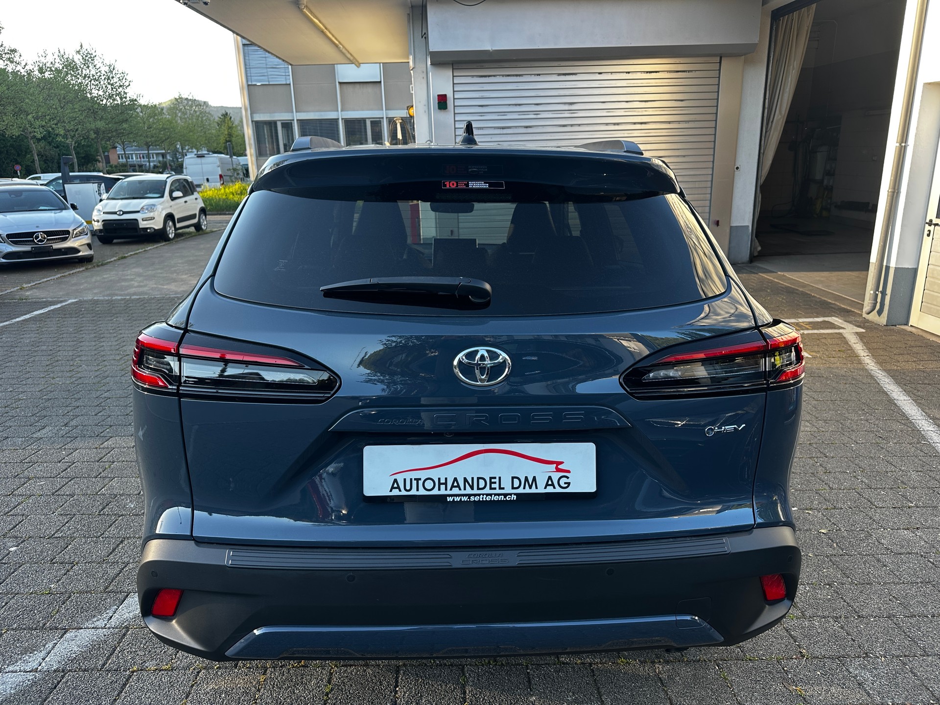 TOYOTA Corolla Cross 2.0 Premium e-CVT AWD-image-4