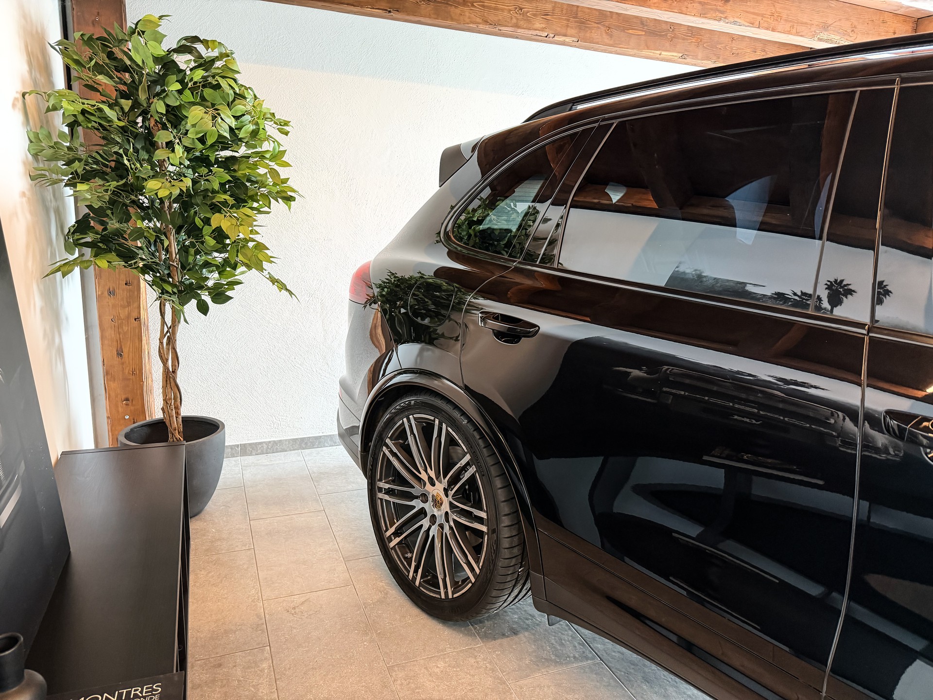 PORSCHE Cayenne Diesel Platinum Edition-image-4