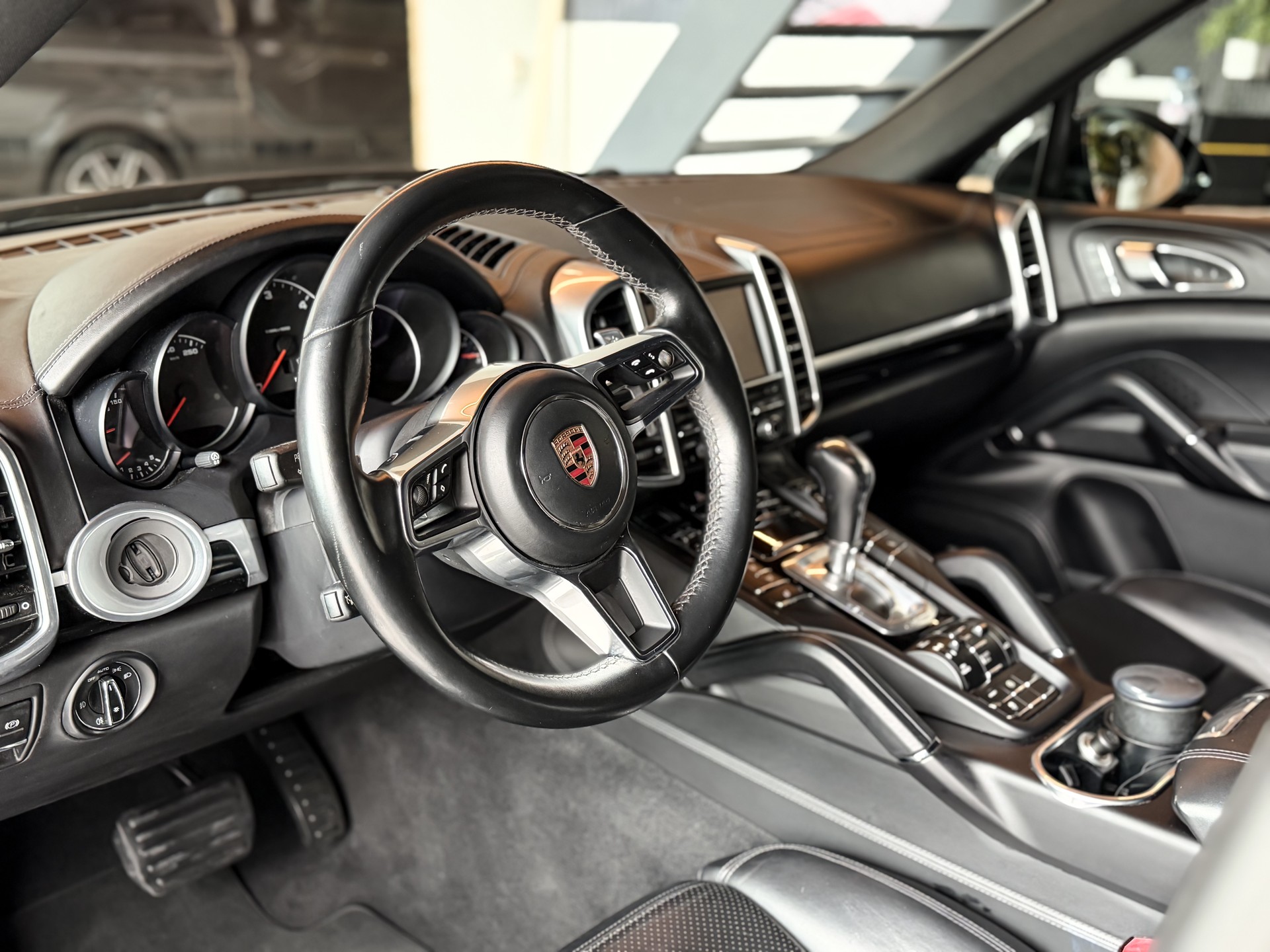 PORSCHE Cayenne Diesel Platinum Edition-image-9