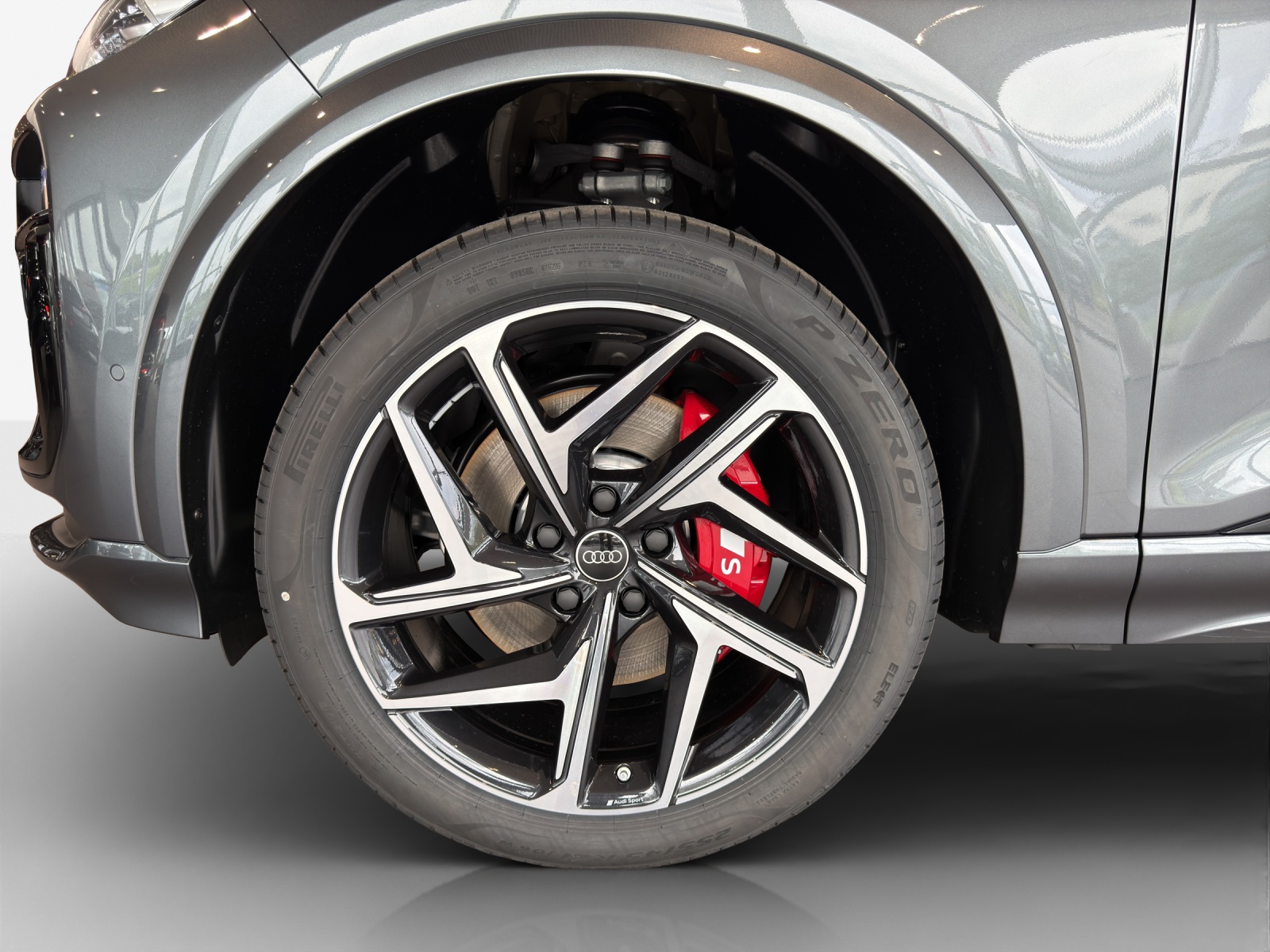 AUDI SQ6 e-tron quattro-image-14