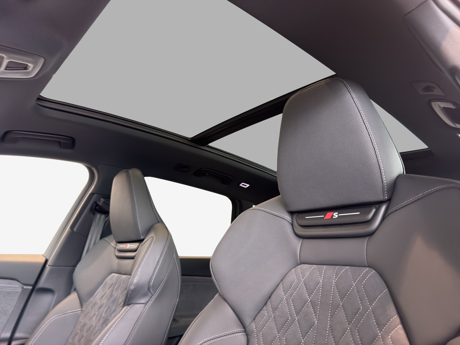AUDI SQ6 e-tron quattro-image-15