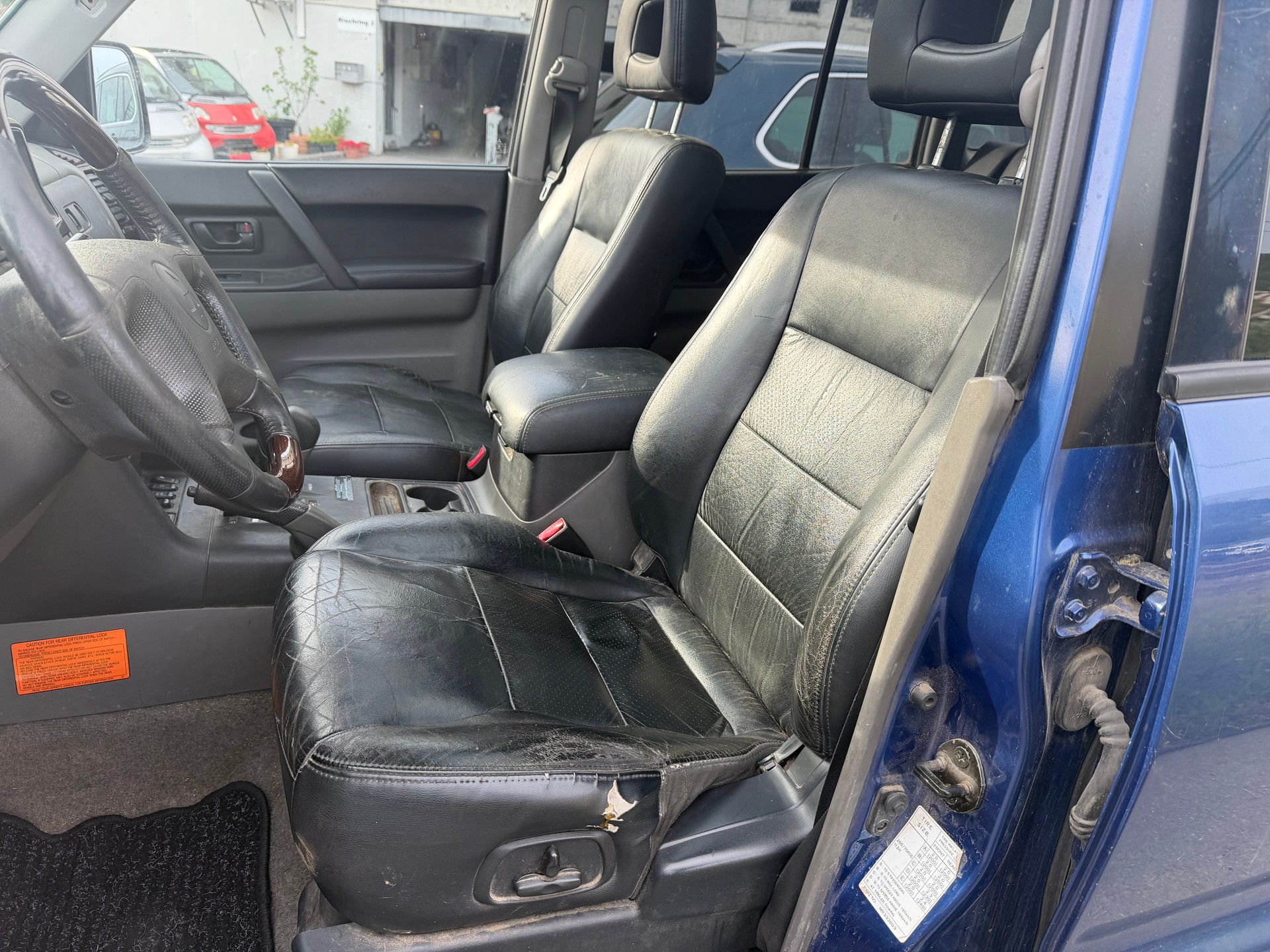 MITSUBISHI Pajero 3.5 Premium (Edition)-image-9