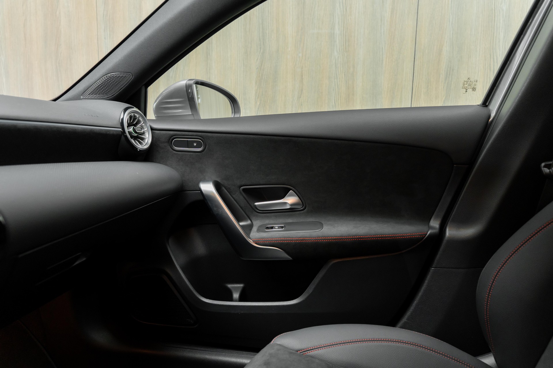 MERCEDES-BENZ A 220 d 8G-DCT-image-12