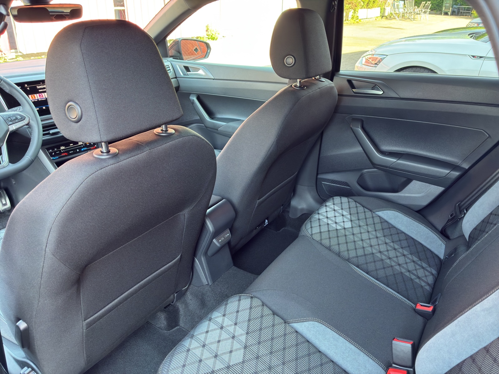 VW Polo 1.0 TSI R-Line DSG-image-17