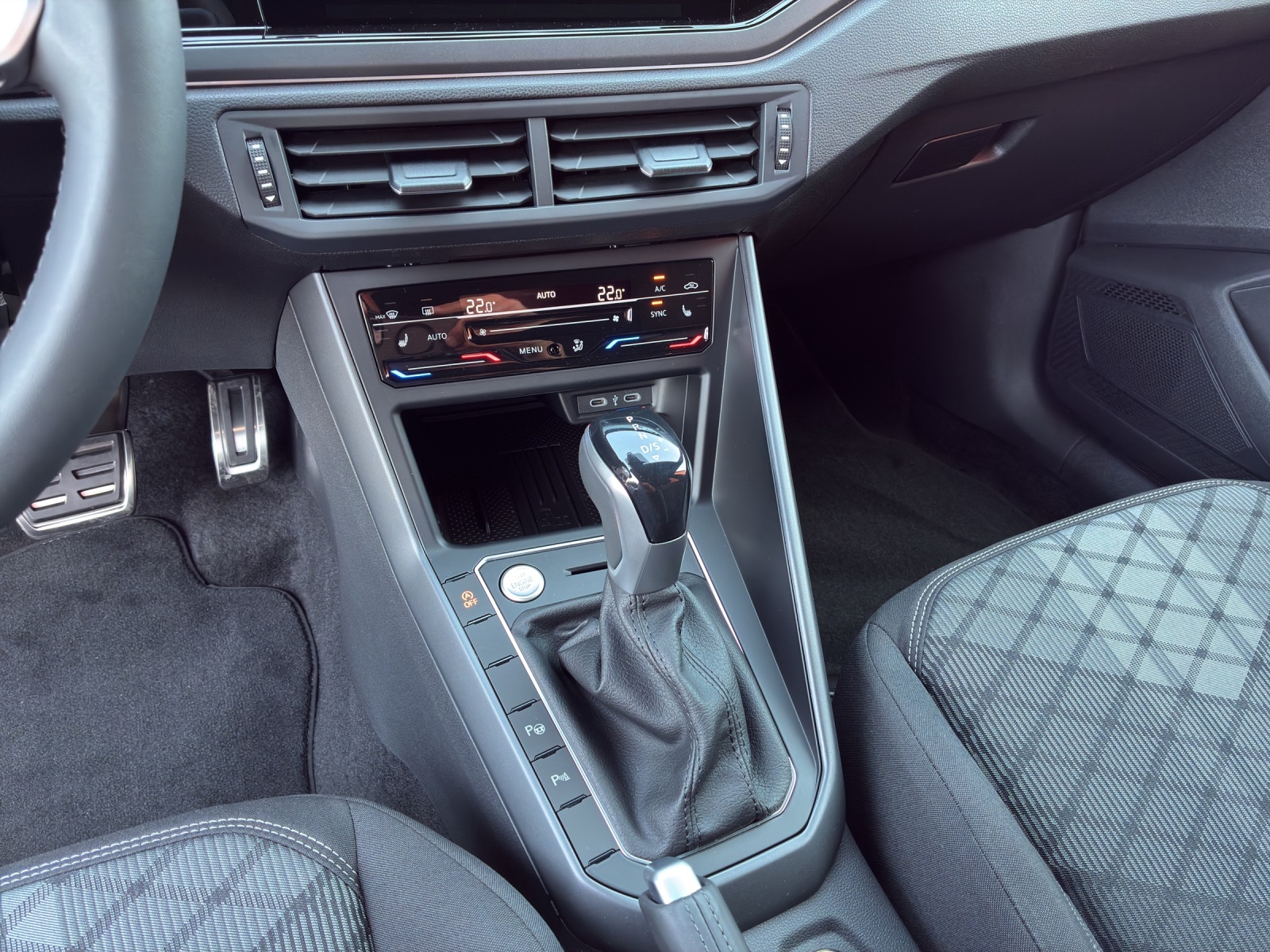 VW Polo 1.0 TSI R-Line DSG-image-15