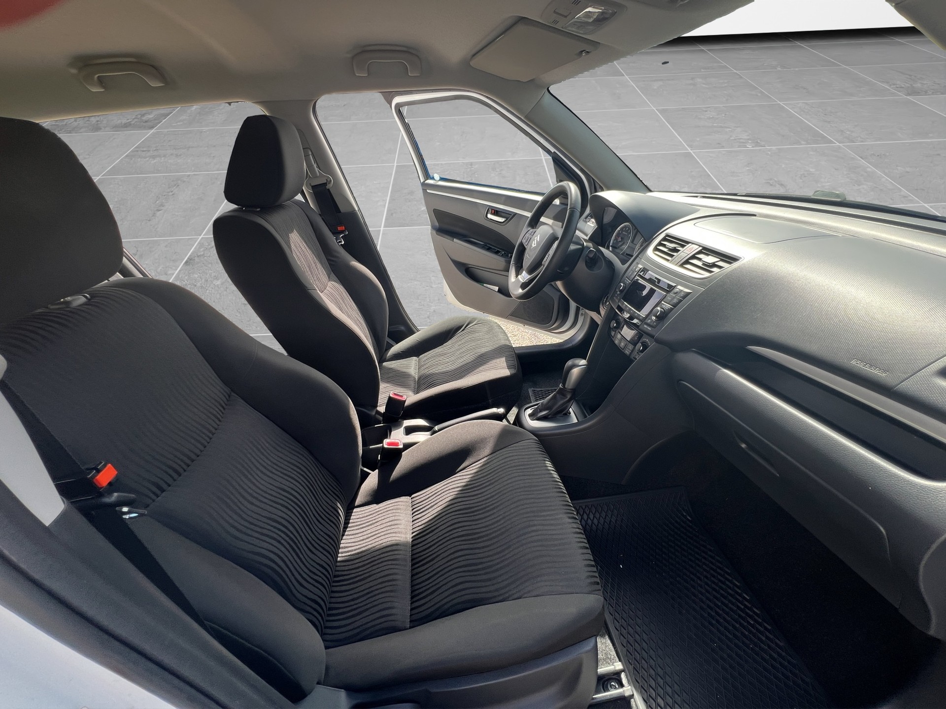 SUZUKI Swift 1.2i GL Top-image-13