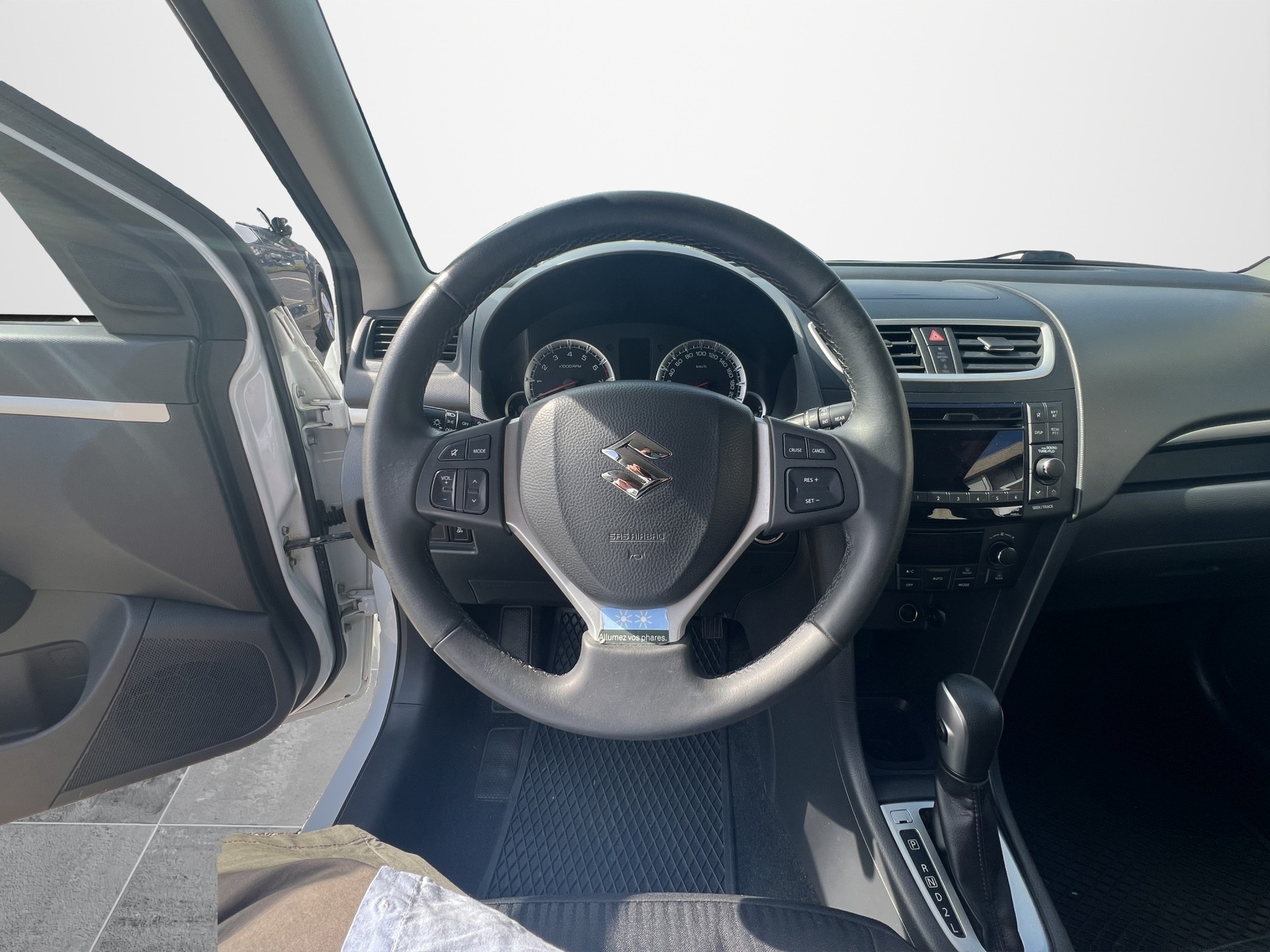 SUZUKI Swift 1.2i GL Top-image-9