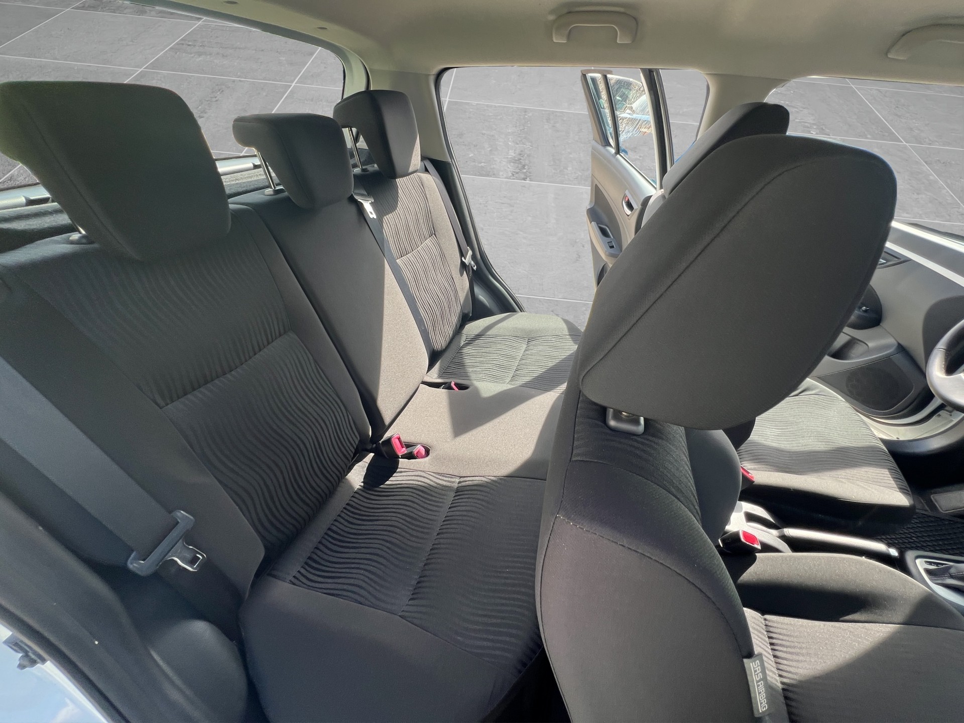 SUZUKI Swift 1.2i GL Top-image-14