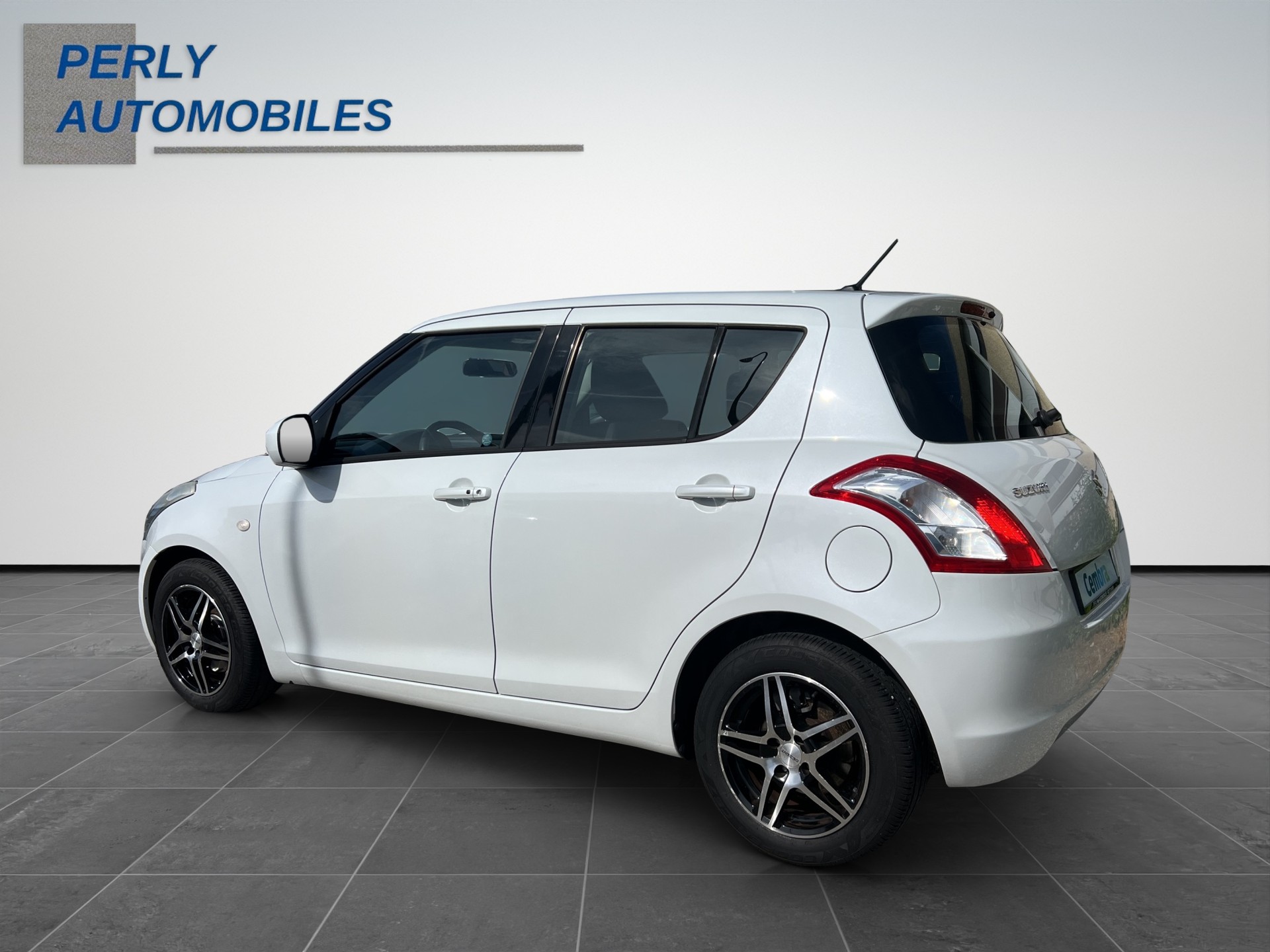 SUZUKI Swift 1.2i GL Top-showroom-element-3
