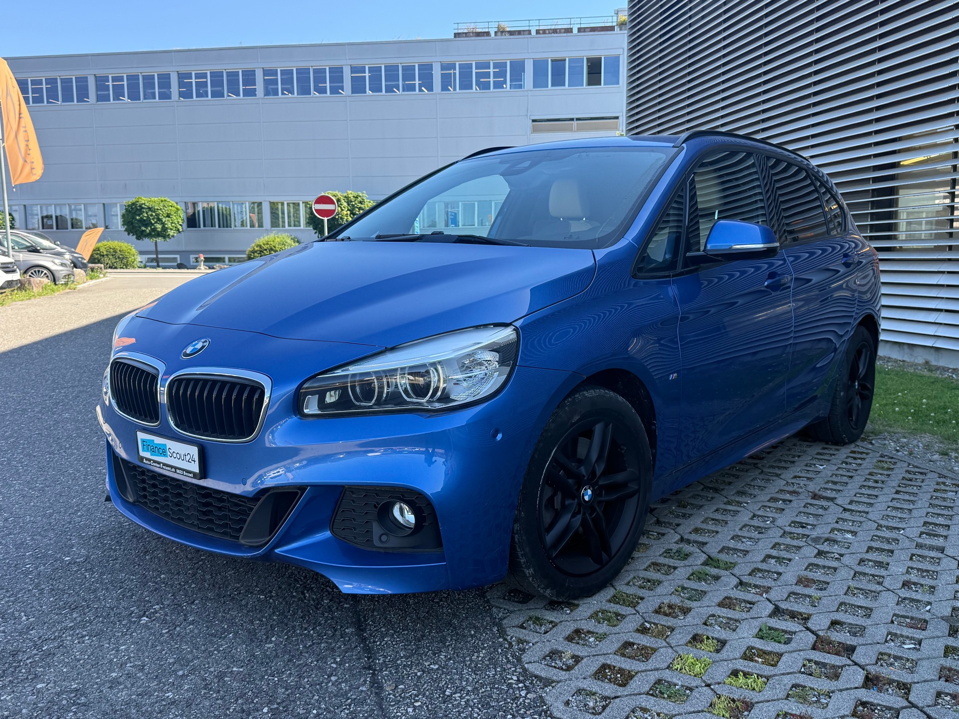 BMW 225i xDrive Active Tourer M Sport Steptronic-image-4