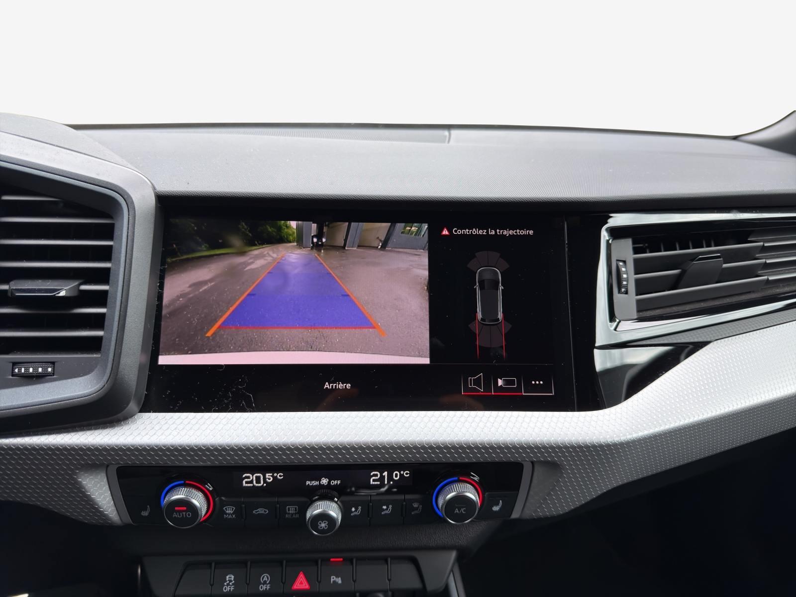 AUDI A1 Sportback 30 TFSI S Line Attraction S-tronic-image-15