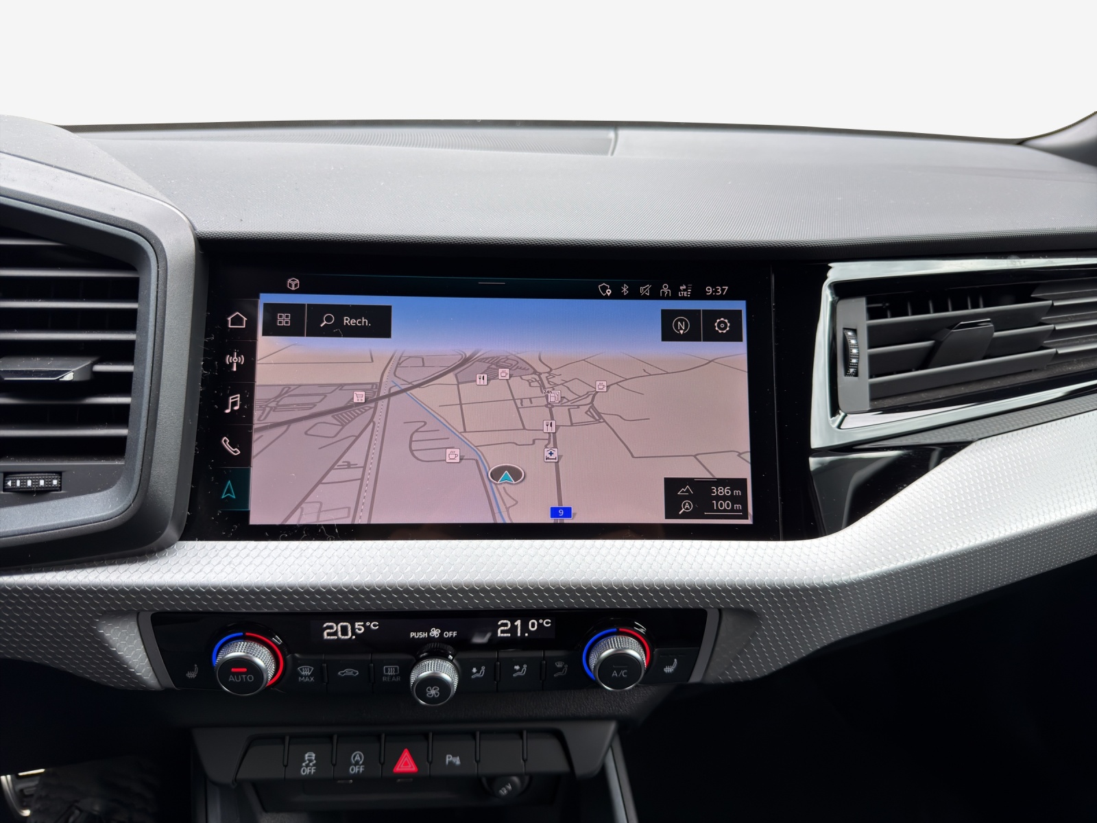 AUDI A1 Sportback 30 TFSI S Line Attraction S-tronic-image-14