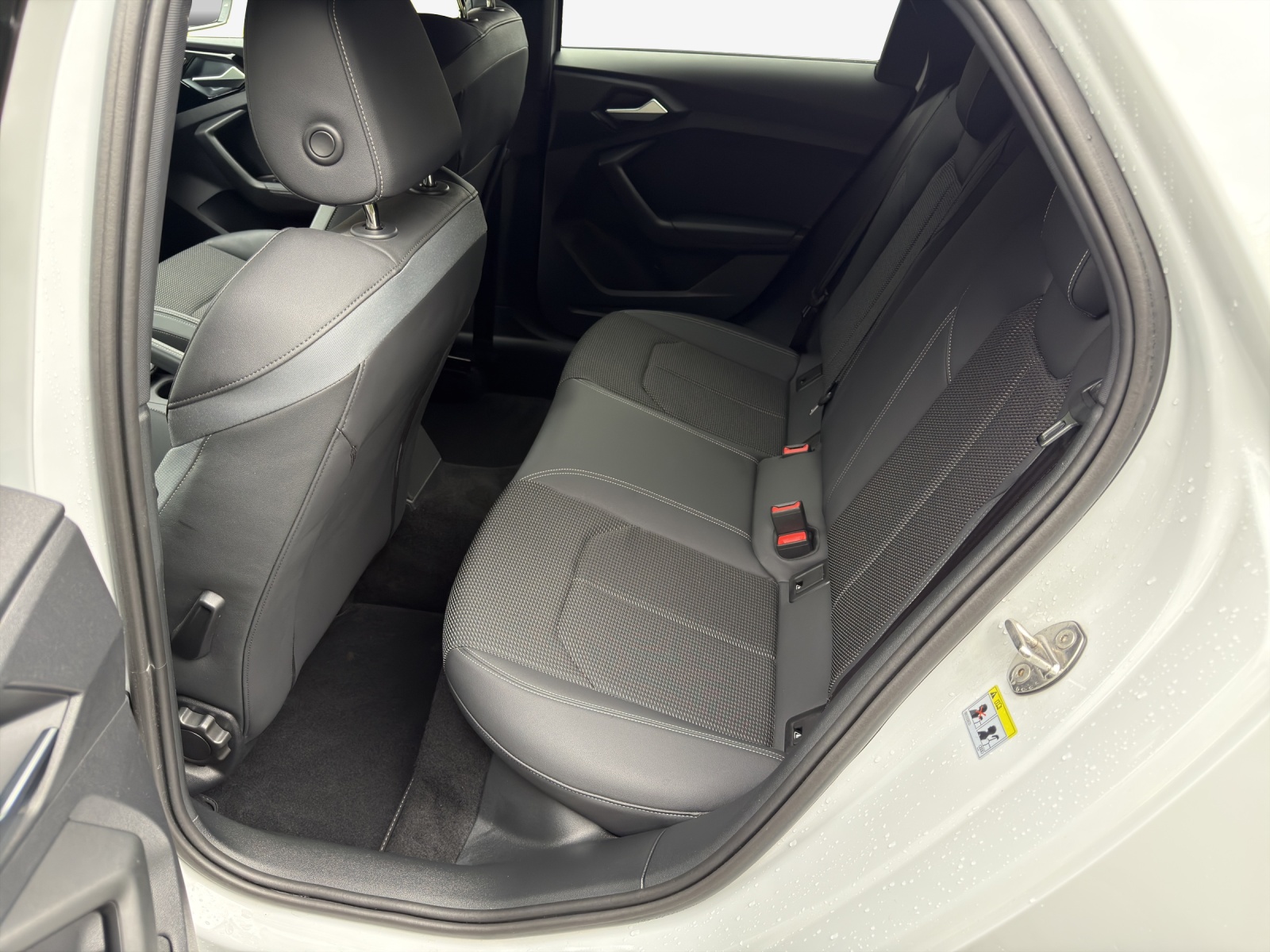 AUDI A1 Sportback 30 TFSI S Line Attraction S-tronic-image-11