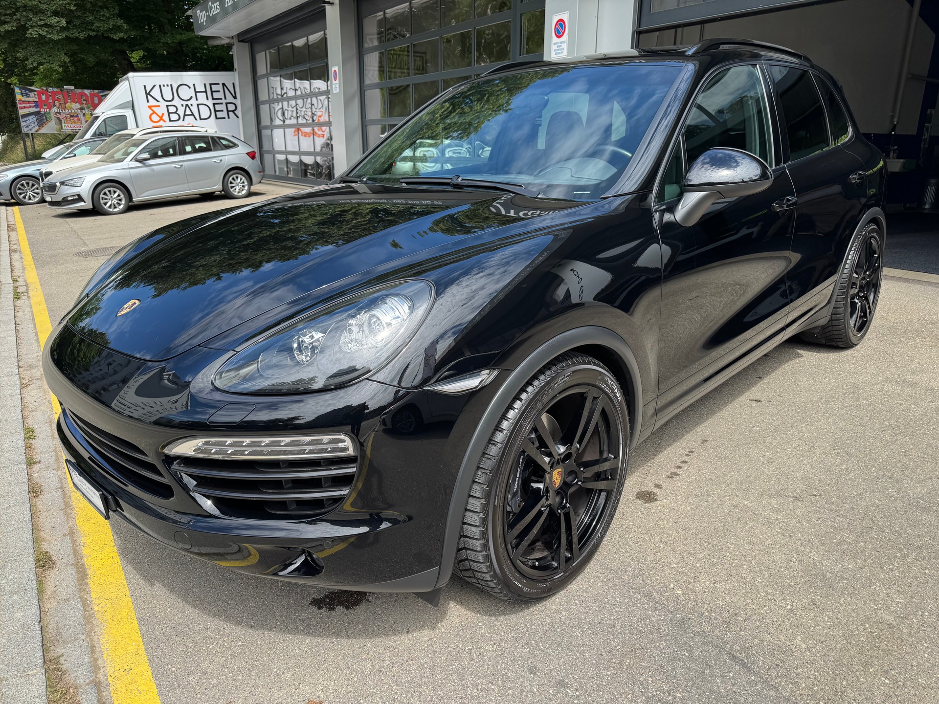 PORSCHE Cayenne Diesel ** ALL BLACK **-image-4