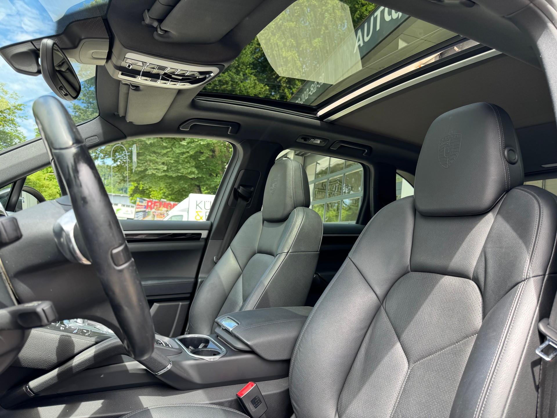 PORSCHE Cayenne Diesel ** ALL BLACK **-image-9