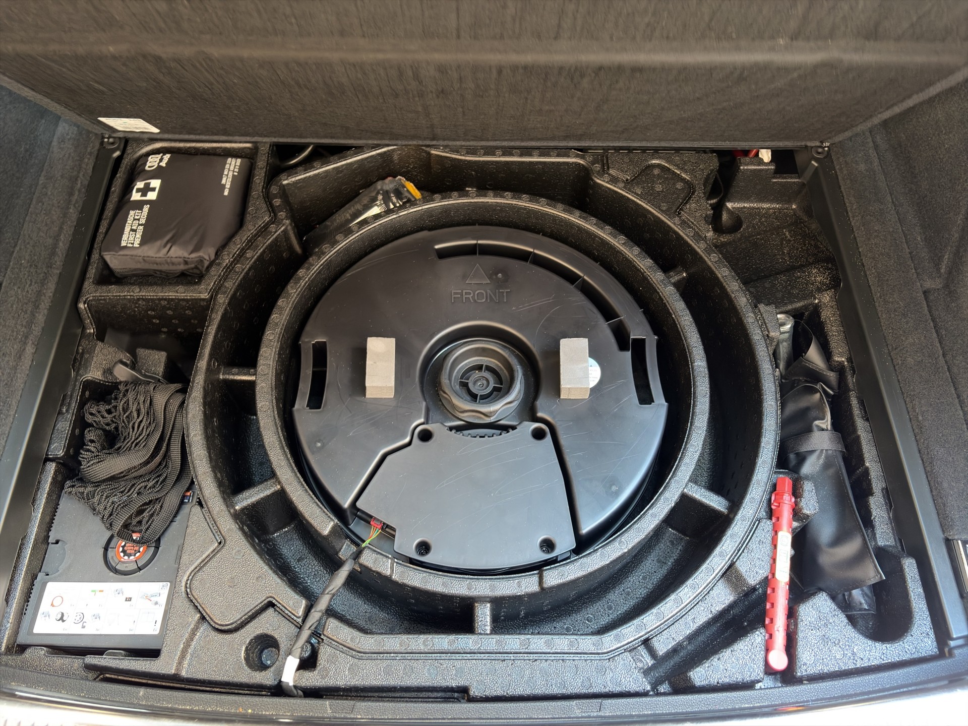 AUDI Q5 Sportback 40 TDI Blackedition quattro S-tronic-image-29