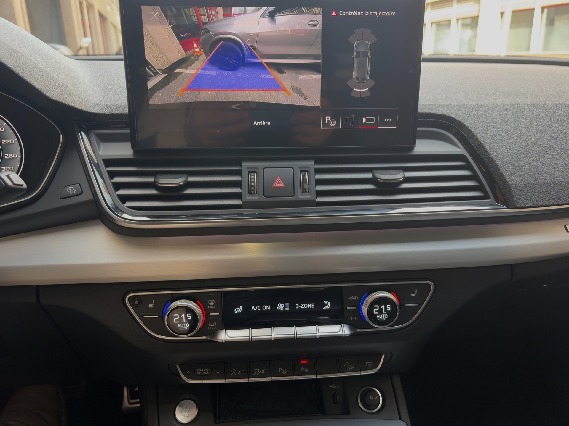AUDI Q5 Sportback 40 TDI Blackedition quattro S-tronic-image-23