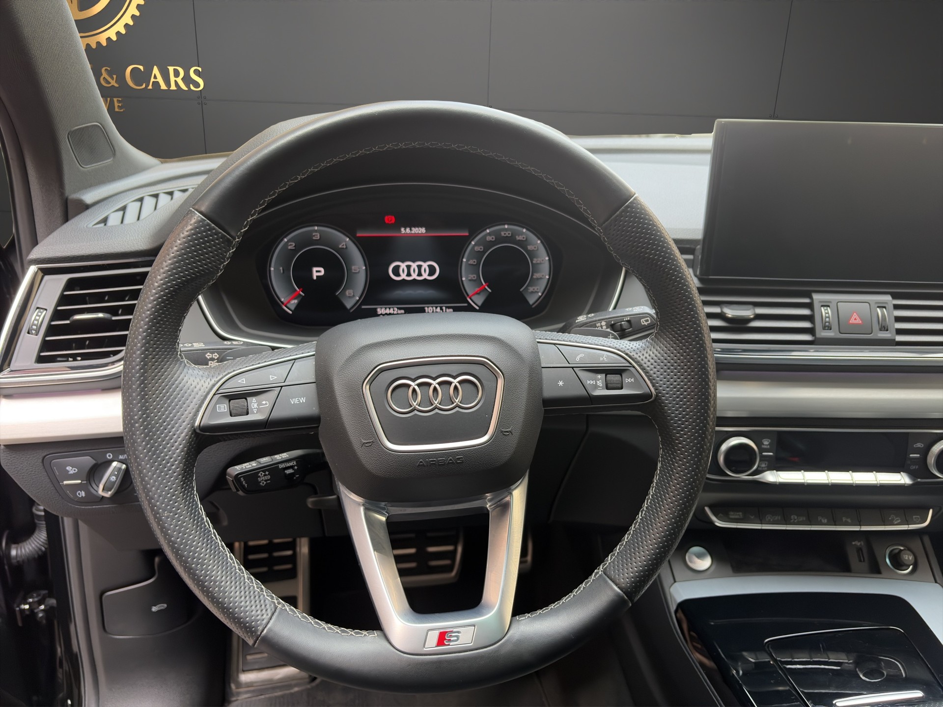 AUDI Q5 Sportback 40 TDI Blackedition quattro S-tronic-image-8