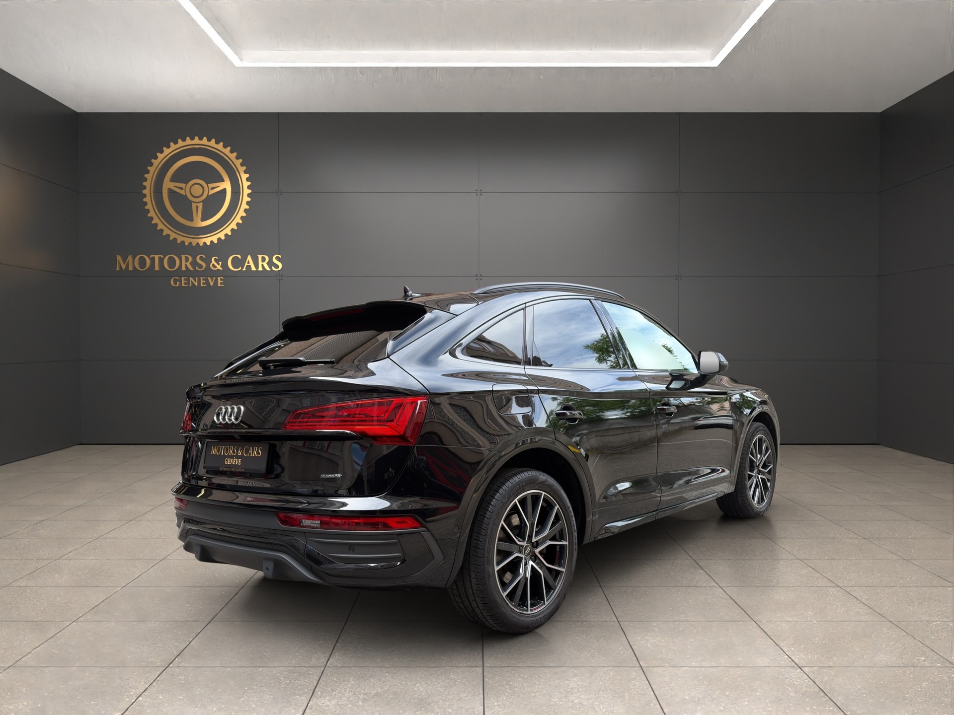 AUDI Q5 Sportback 40 TDI Blackedition quattro S-tronic-image-4