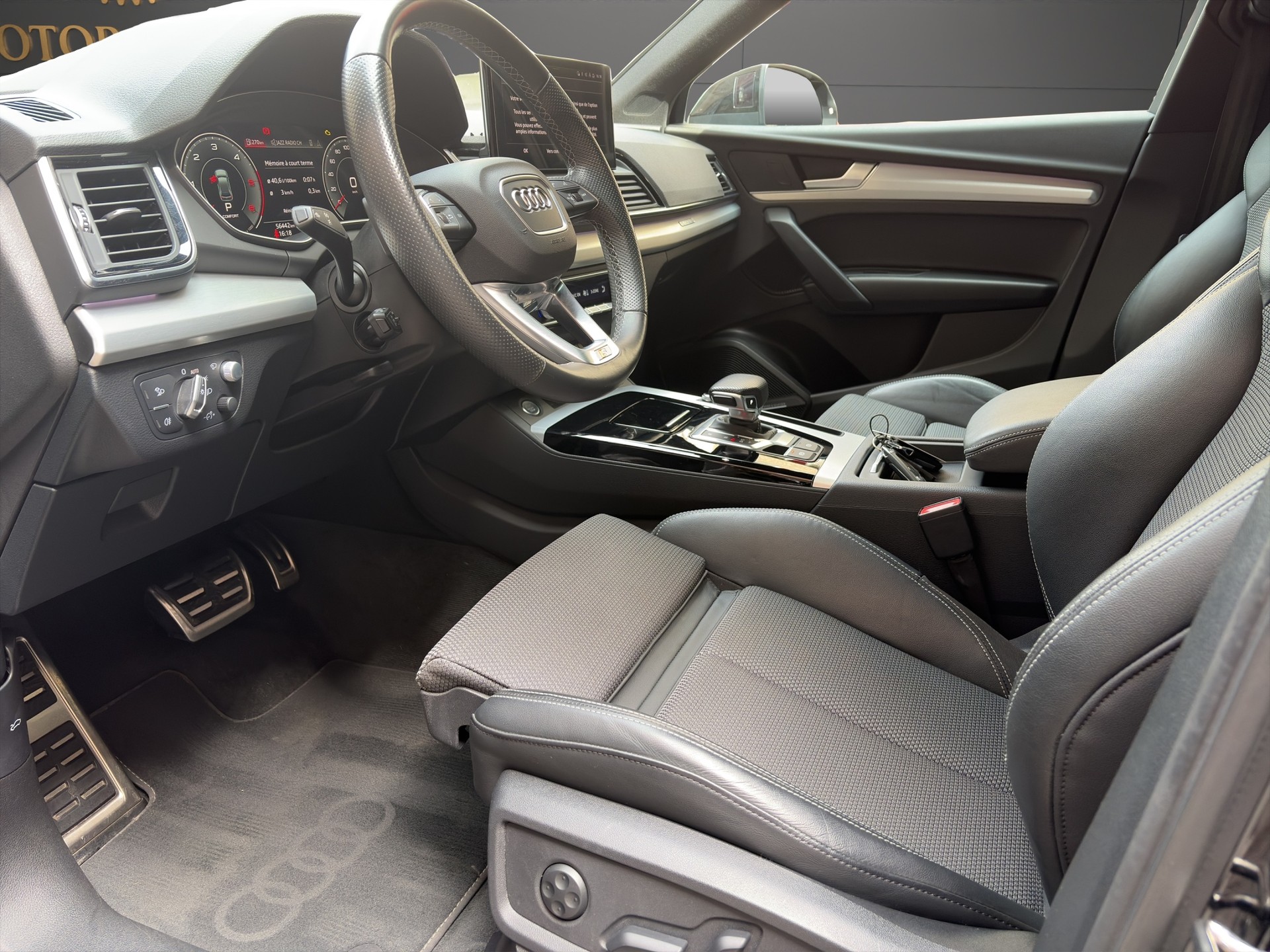 AUDI Q5 Sportback 40 TDI Blackedition quattro S-tronic-image-9