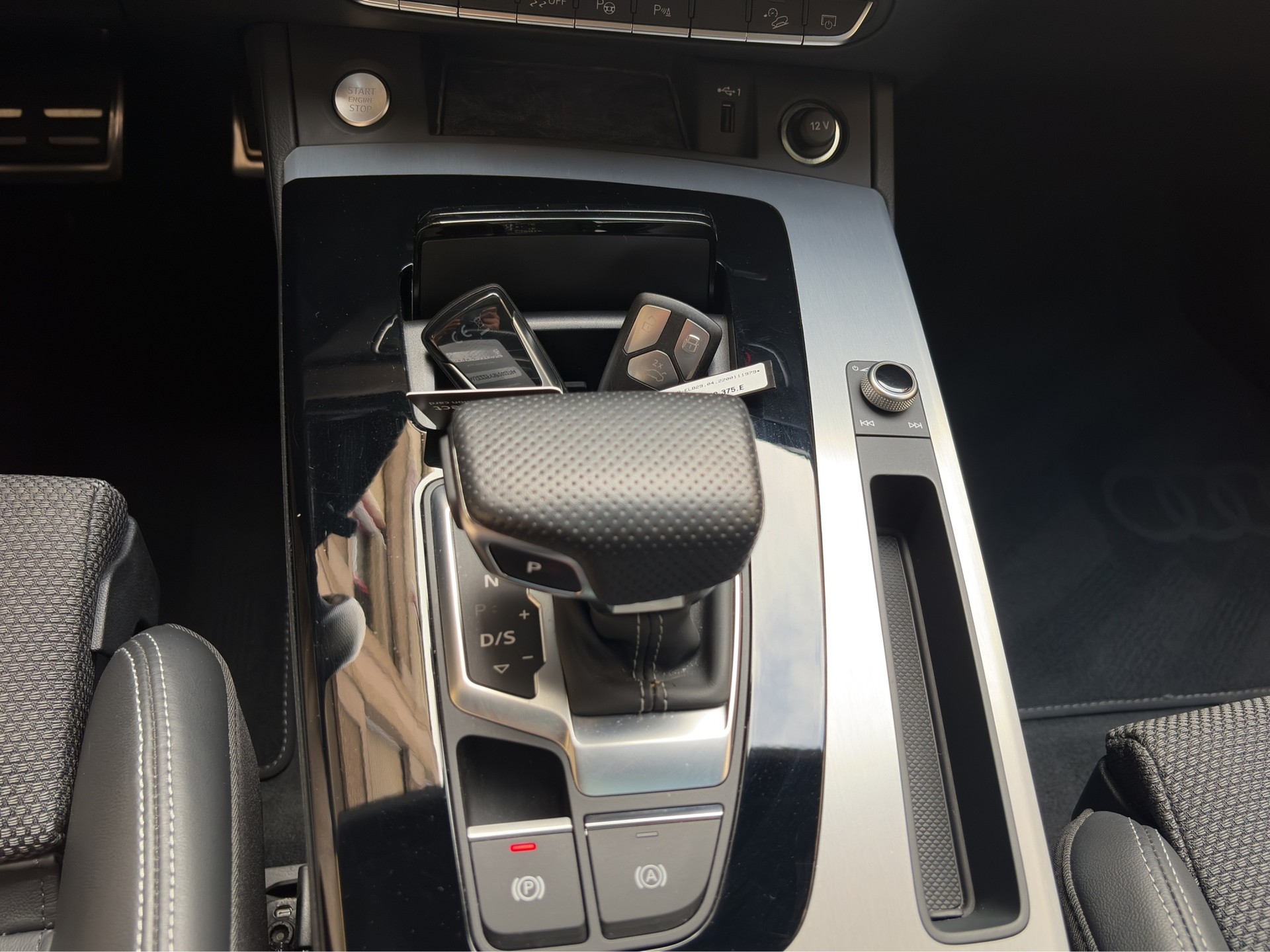 AUDI Q5 Sportback 40 TDI Blackedition quattro S-tronic-image-25