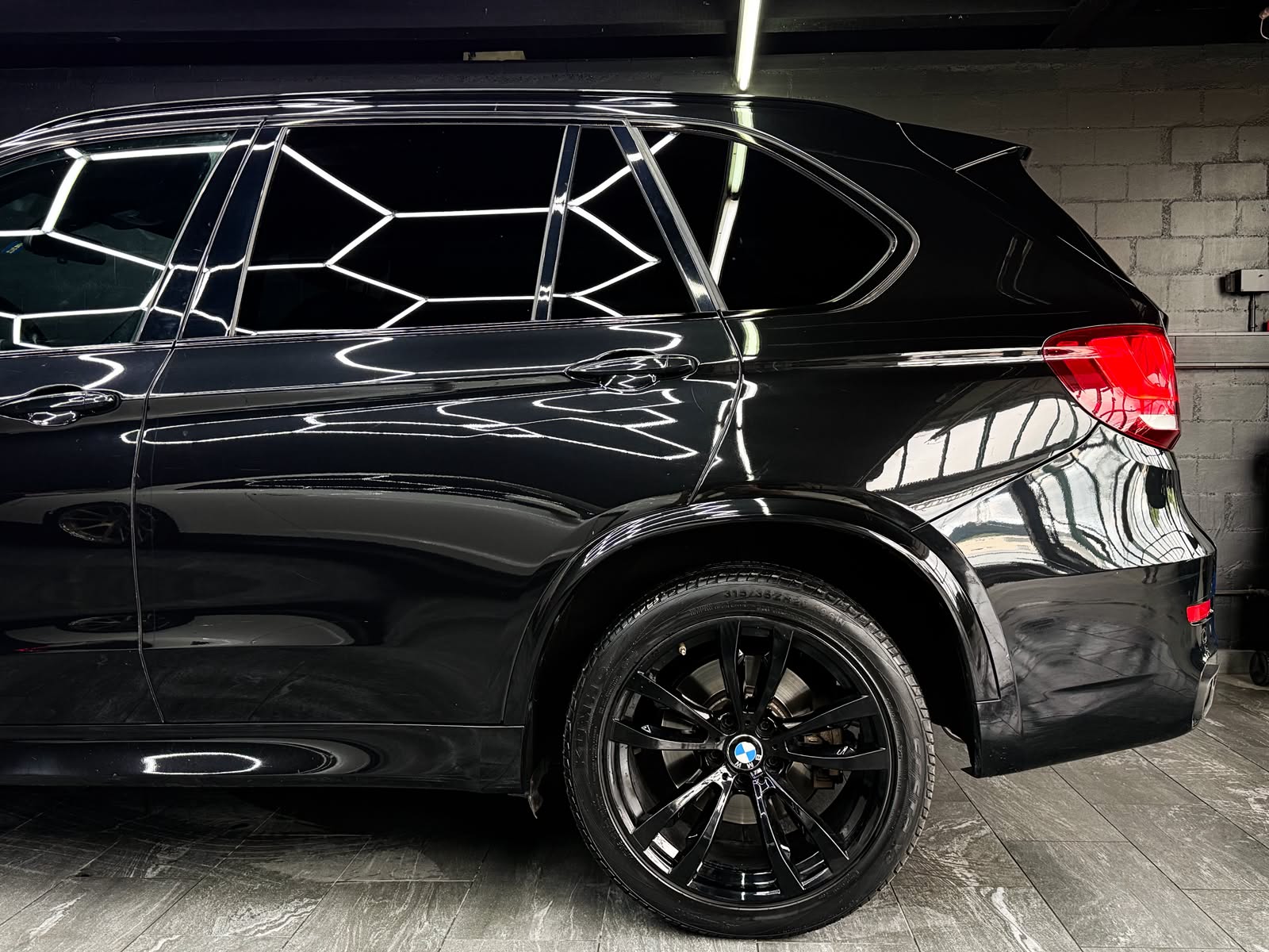 BMW X5 xDrive 40d Steptronic M-Sport *7 Plätzer*-image-6
