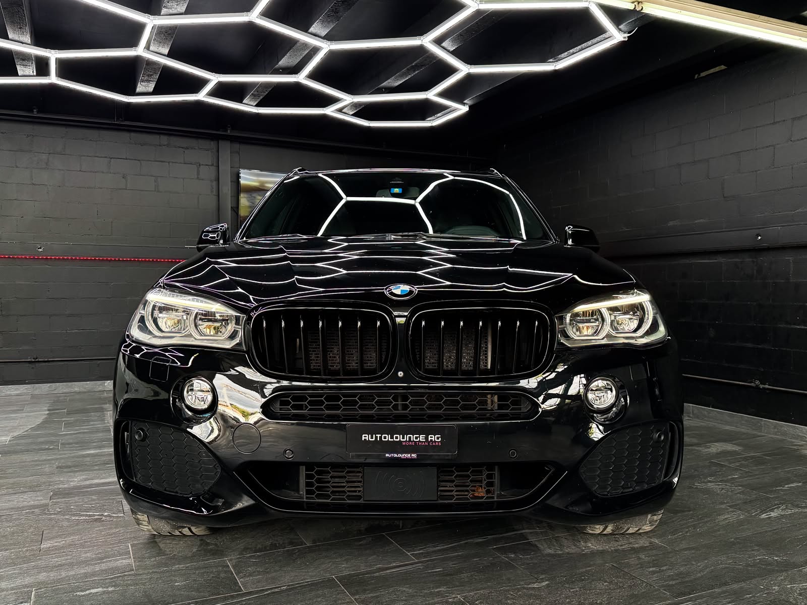 BMW X5 xDrive 40d Steptronic M-Sport *7 Plätzer*-showroom-element-3