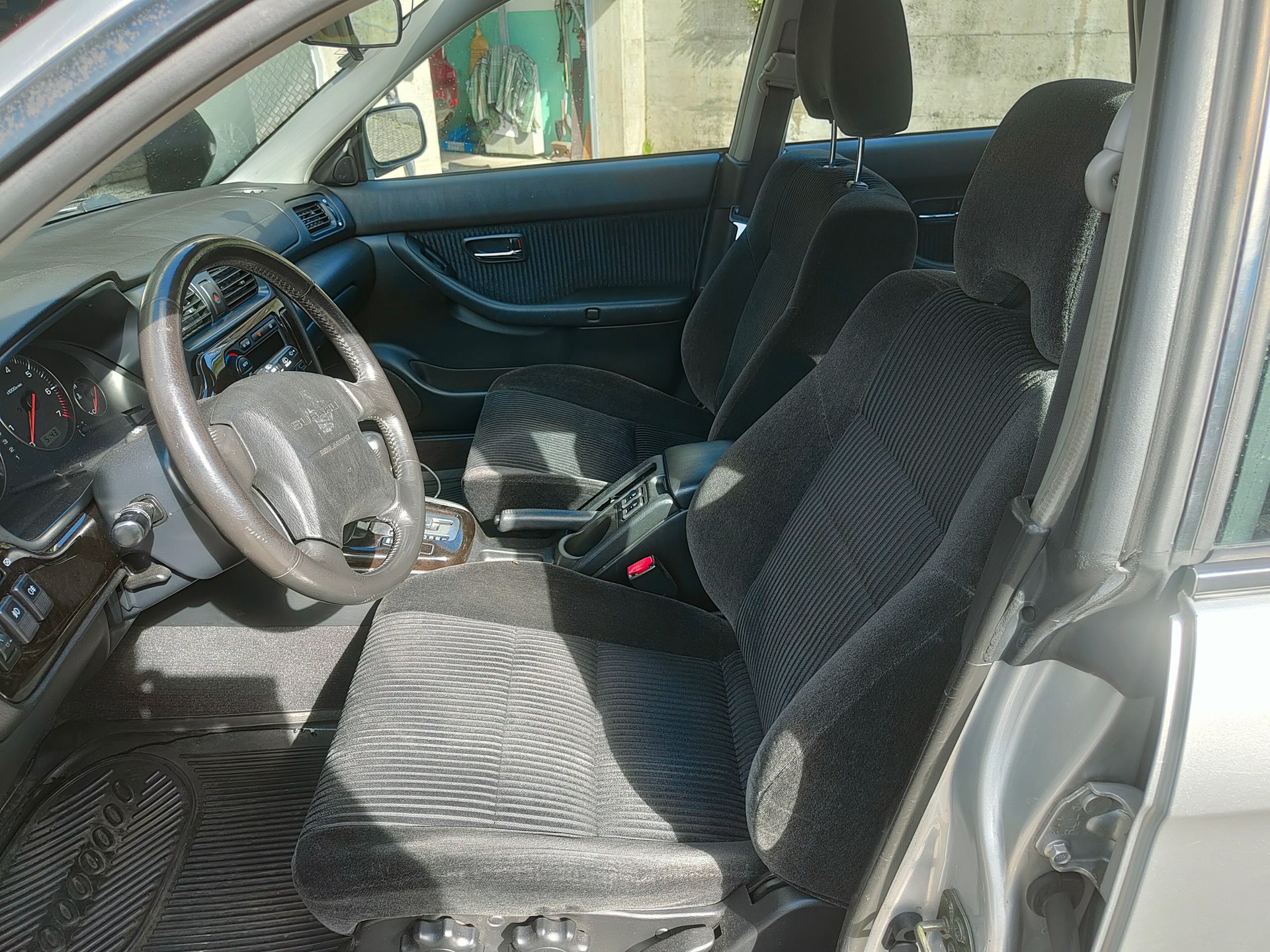 SUBARU Legacy 2.5 Classic A-image-5
